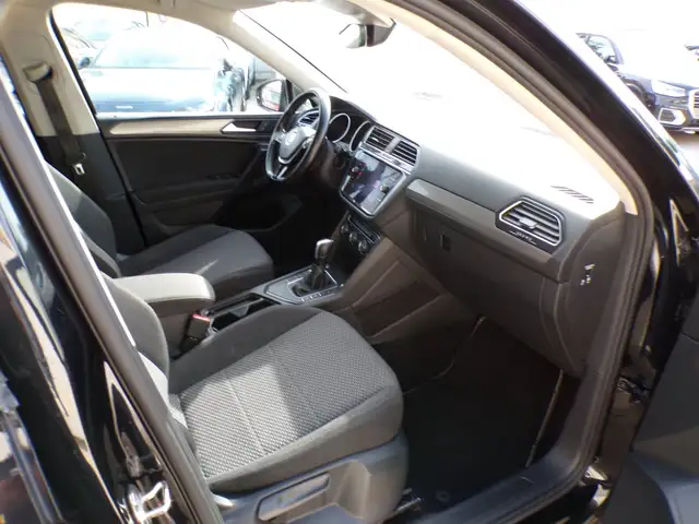 Volkswagen Tiguan view 18