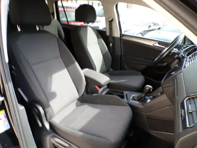Volkswagen Tiguan view 17