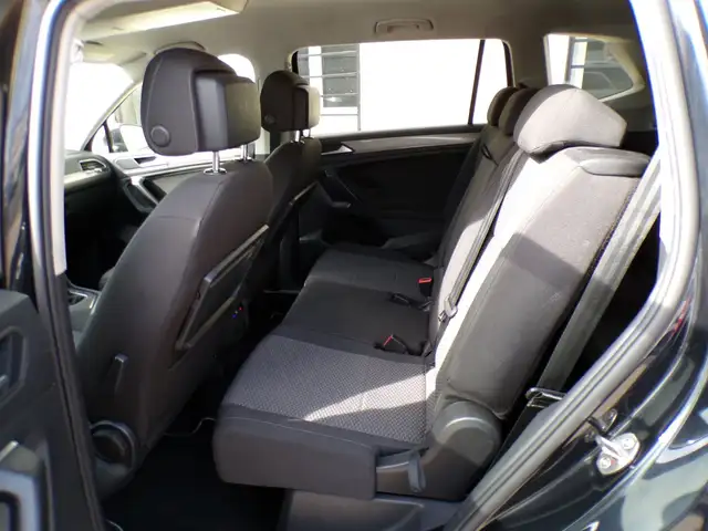 Volkswagen Tiguan view 12