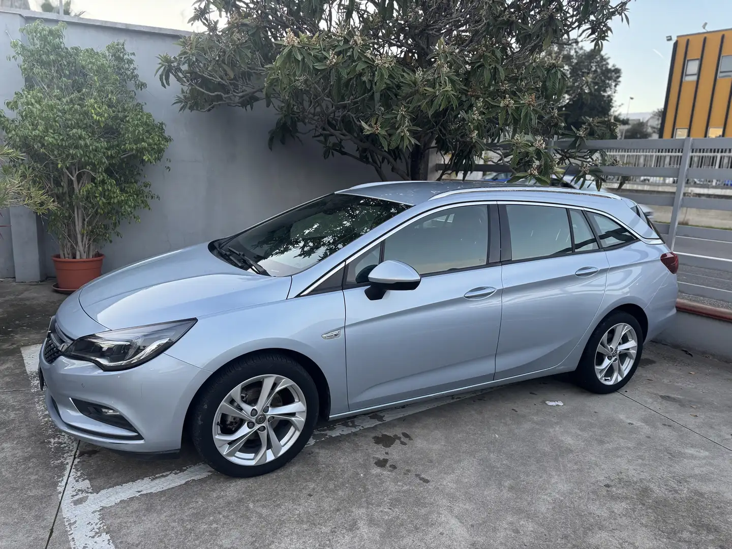 Opel Astra Sports Tourer 1.4 t Dynamic s&s 150cv auto - 1