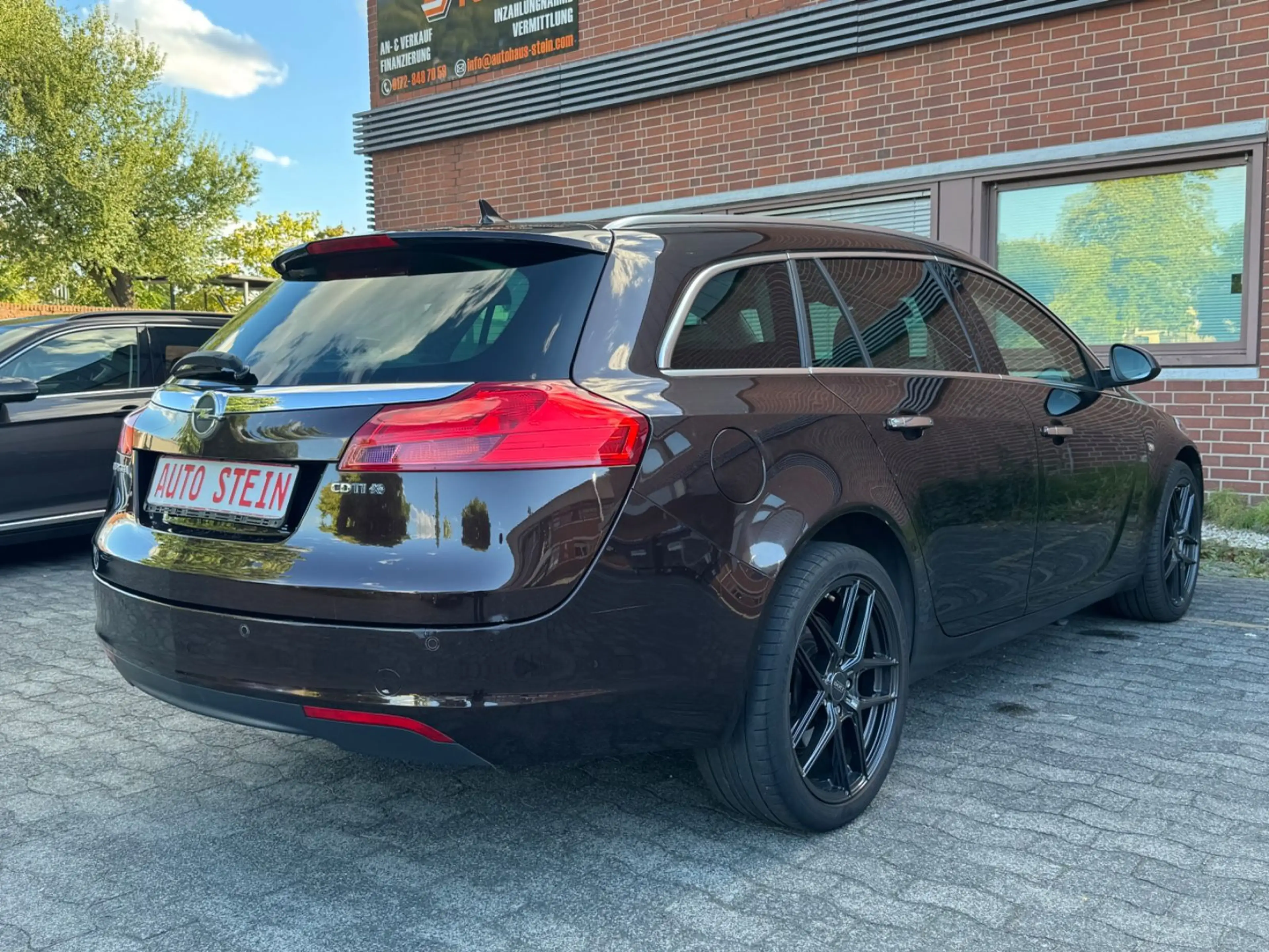 Opel Insignia A Sports Tourer 4x4 *LEDER*PANO*TEMPO* — photo 5