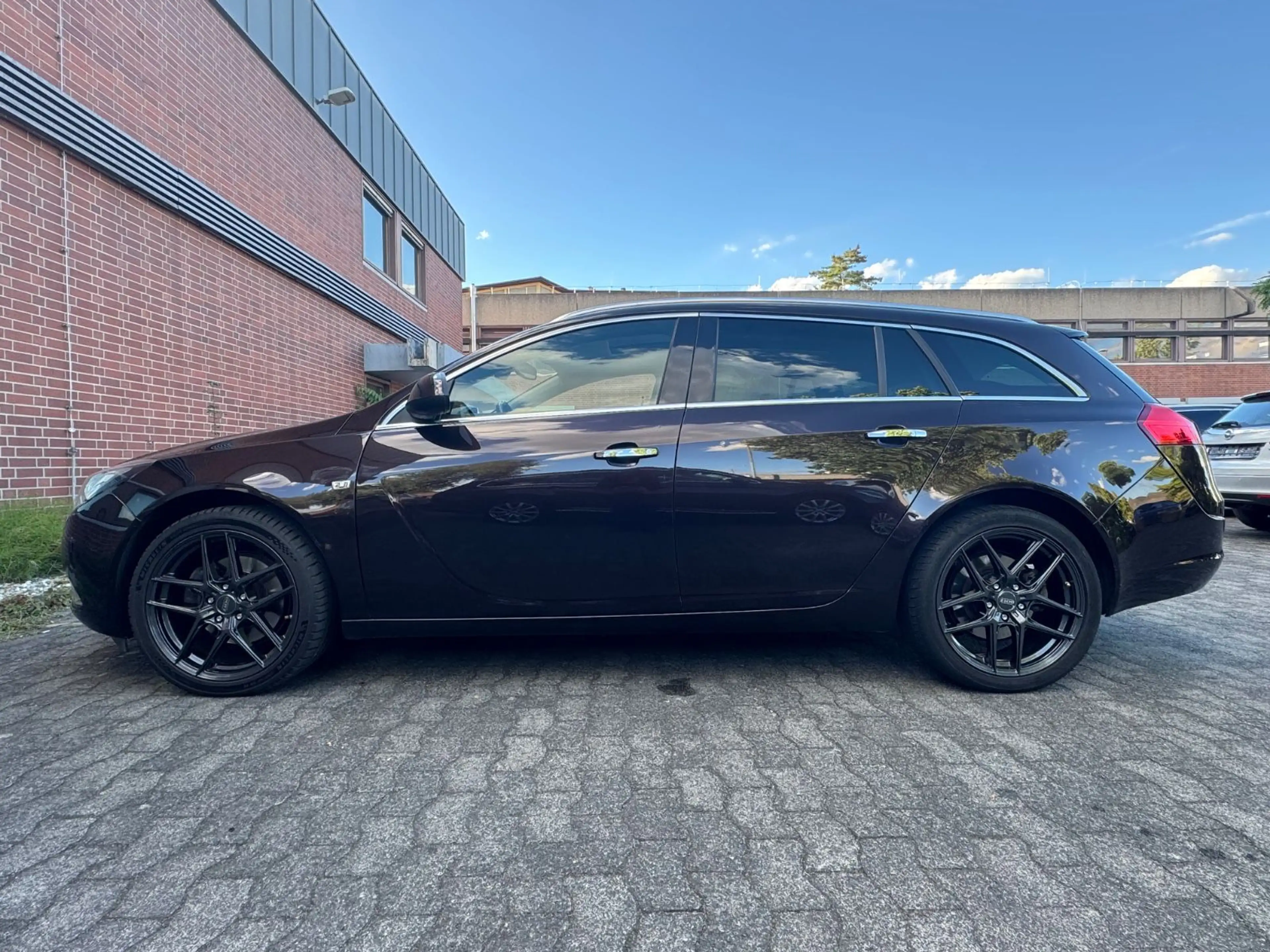 Opel Insignia A Sports Tourer 4x4 *LEDER*PANO*TEMPO* — photo 8