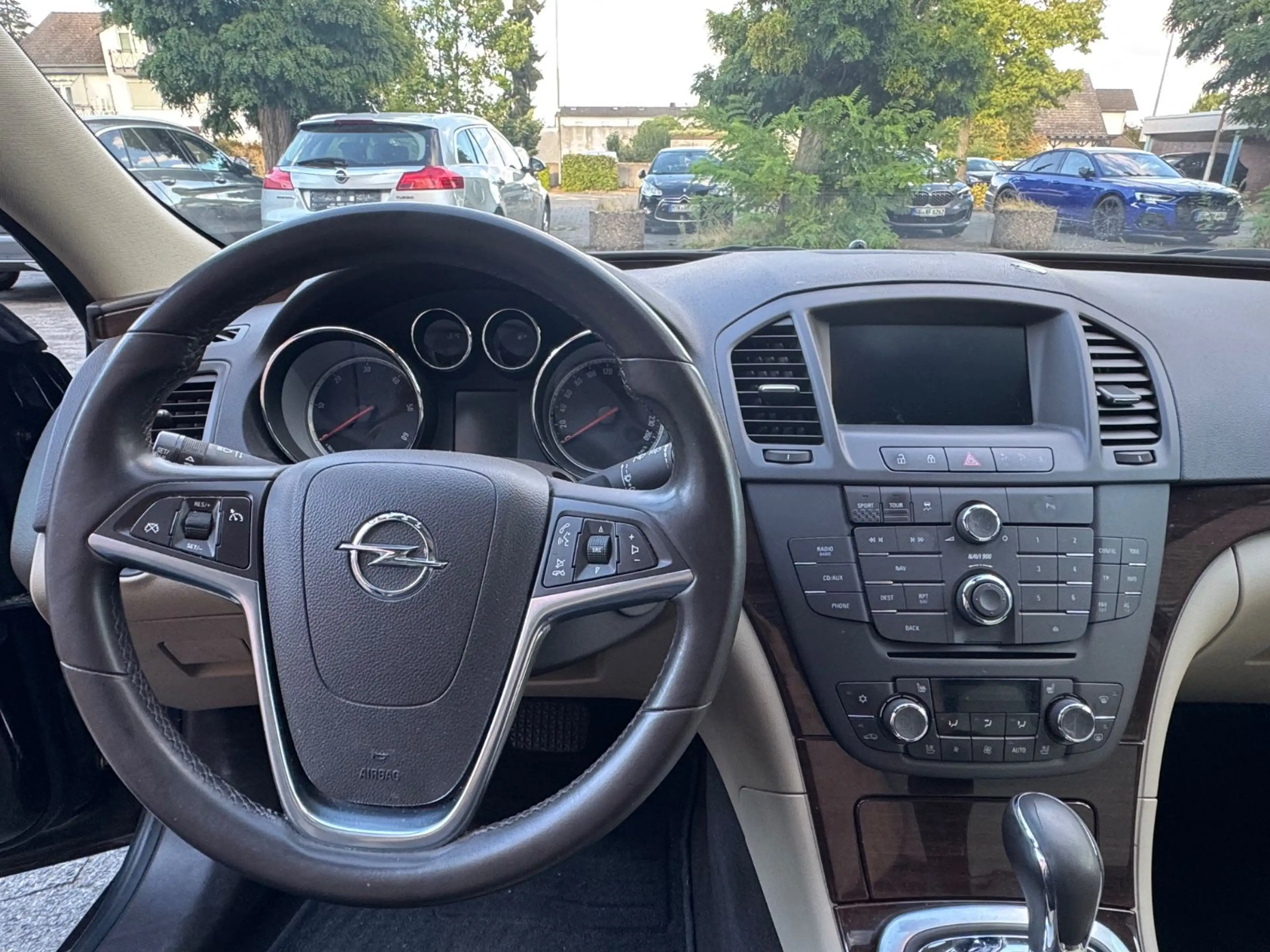 Opel Insignia A Sports Tourer 4x4 *LEDER*PANO*TEMPO* — photo 14