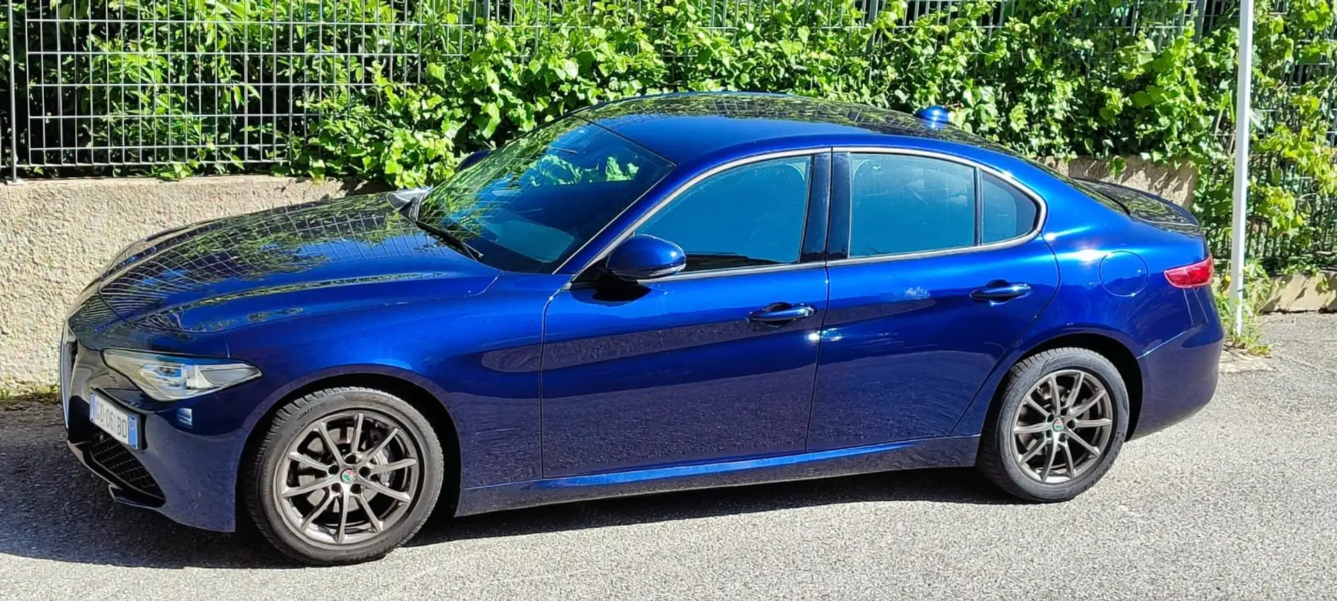 Alfa Romeo Giulia Giulia 2.2 t Business 160cv auto Blu/Azzurro - 1