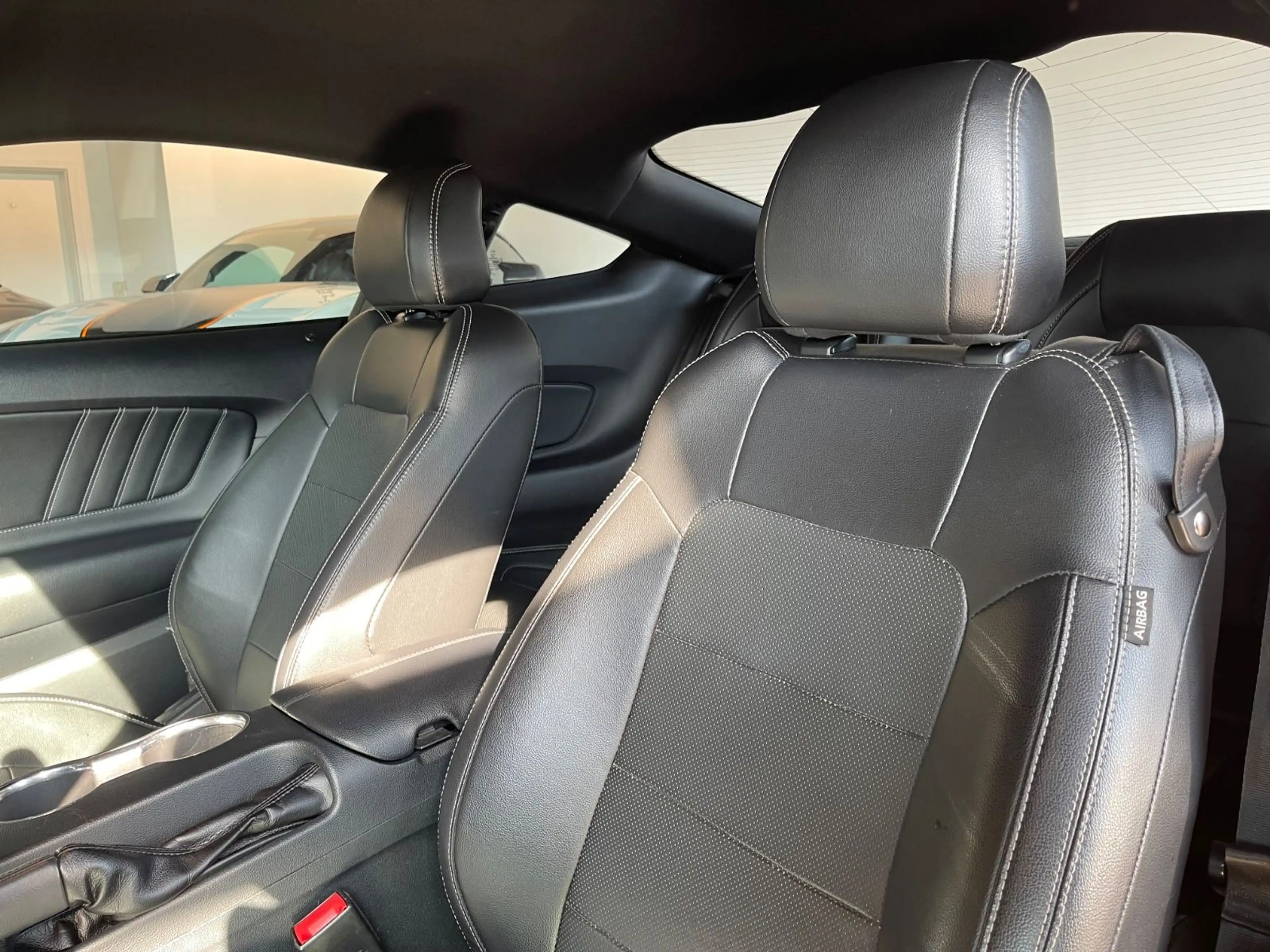 Ford Mustang GT Fastback — photo 8