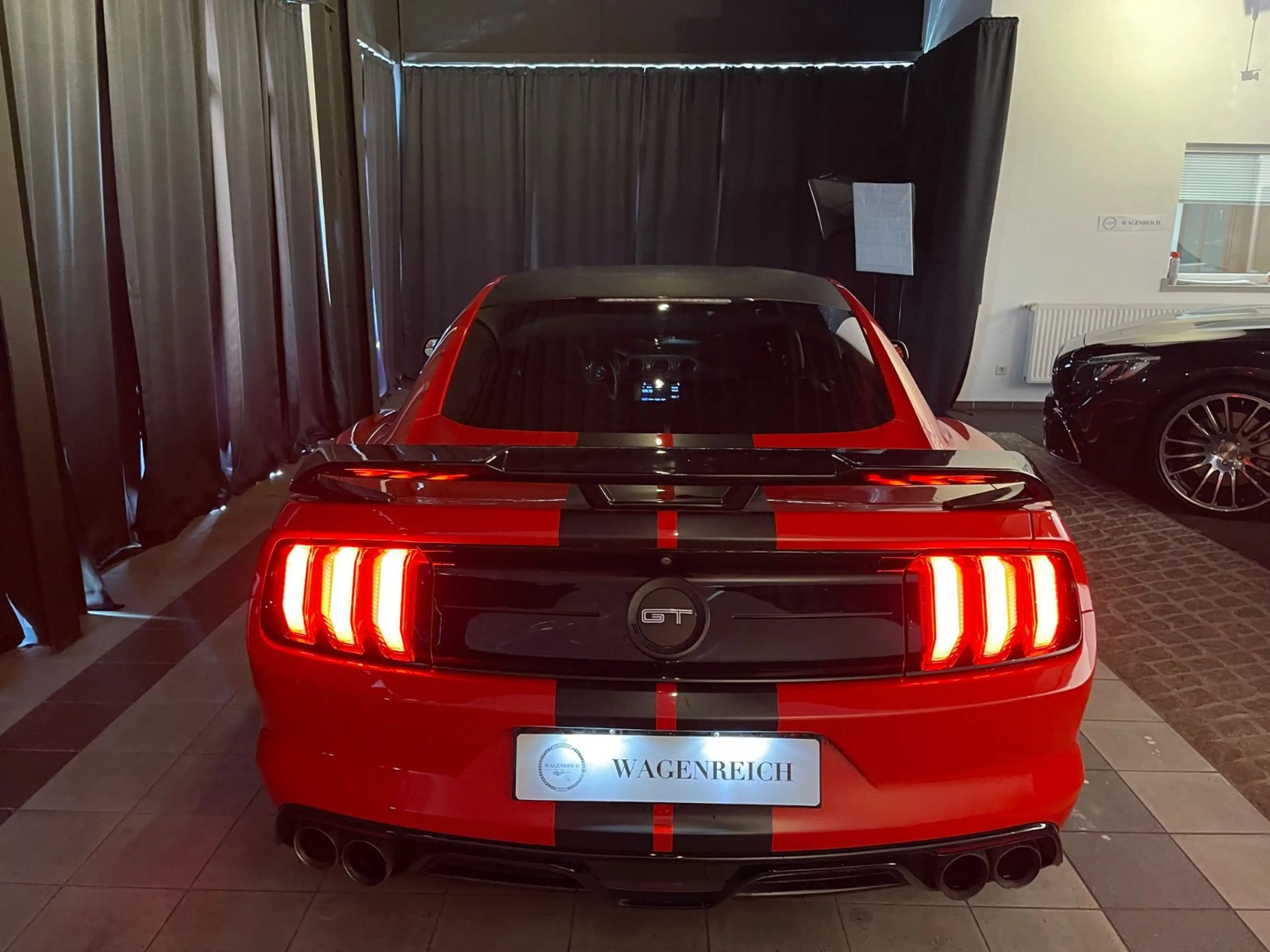 Ford Mustang GT Fastback — photo 15