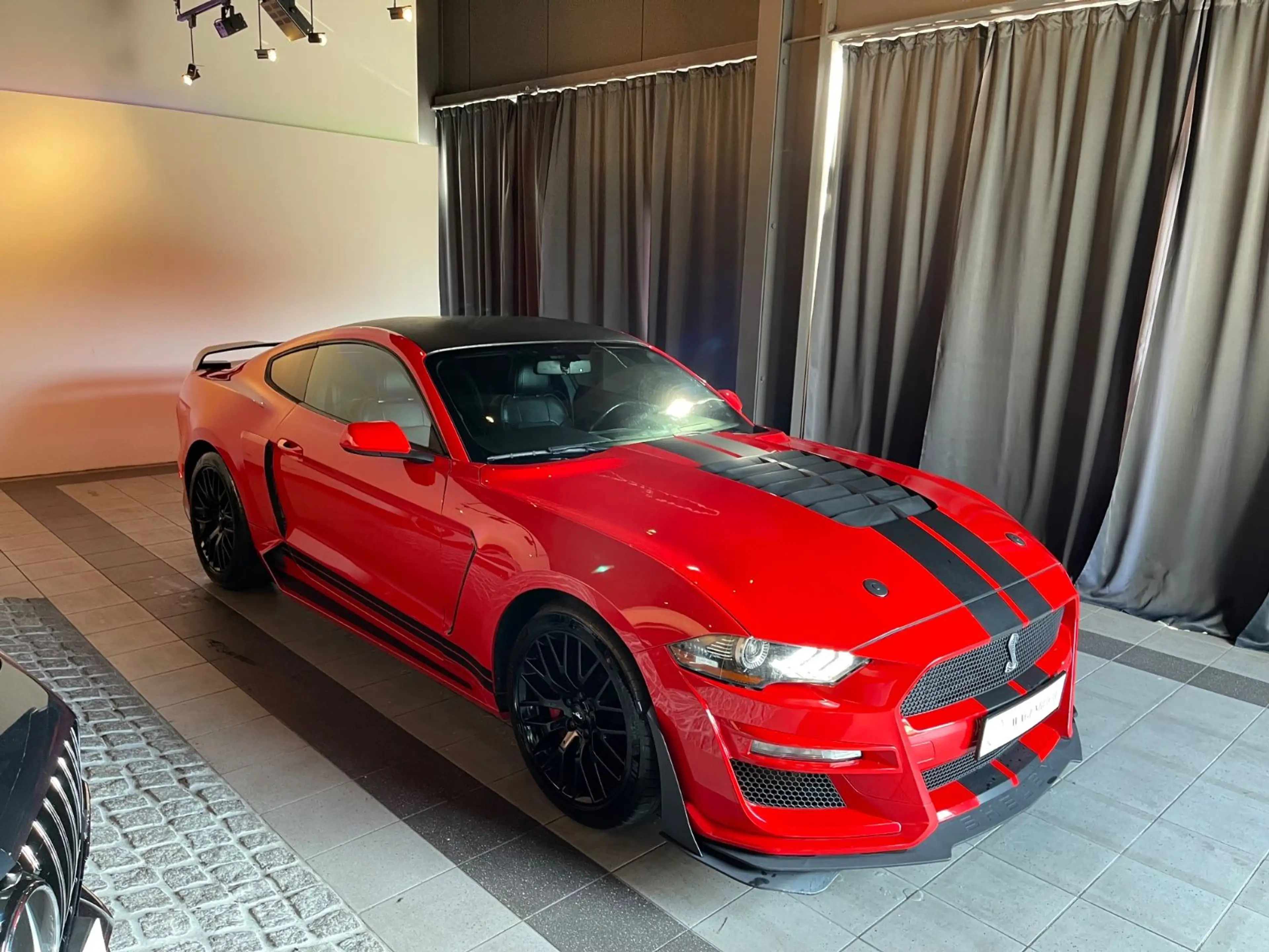 Ford Mustang GT Fastback — photo 12