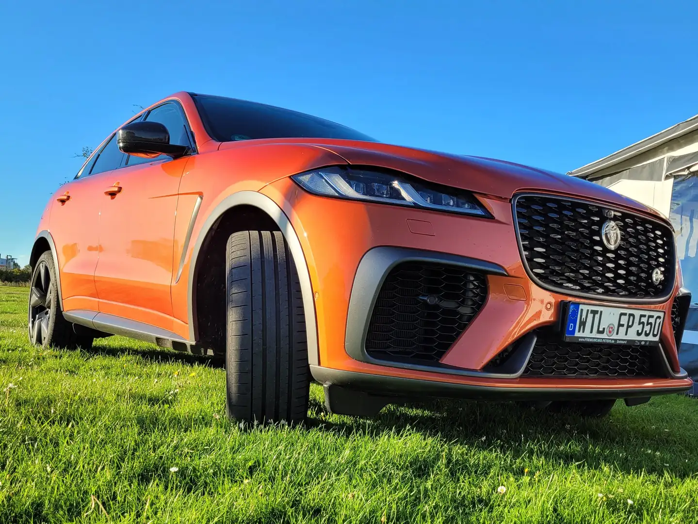 Jaguar F-Pace F-Pace+P550+AWD+SVR Orange - 1