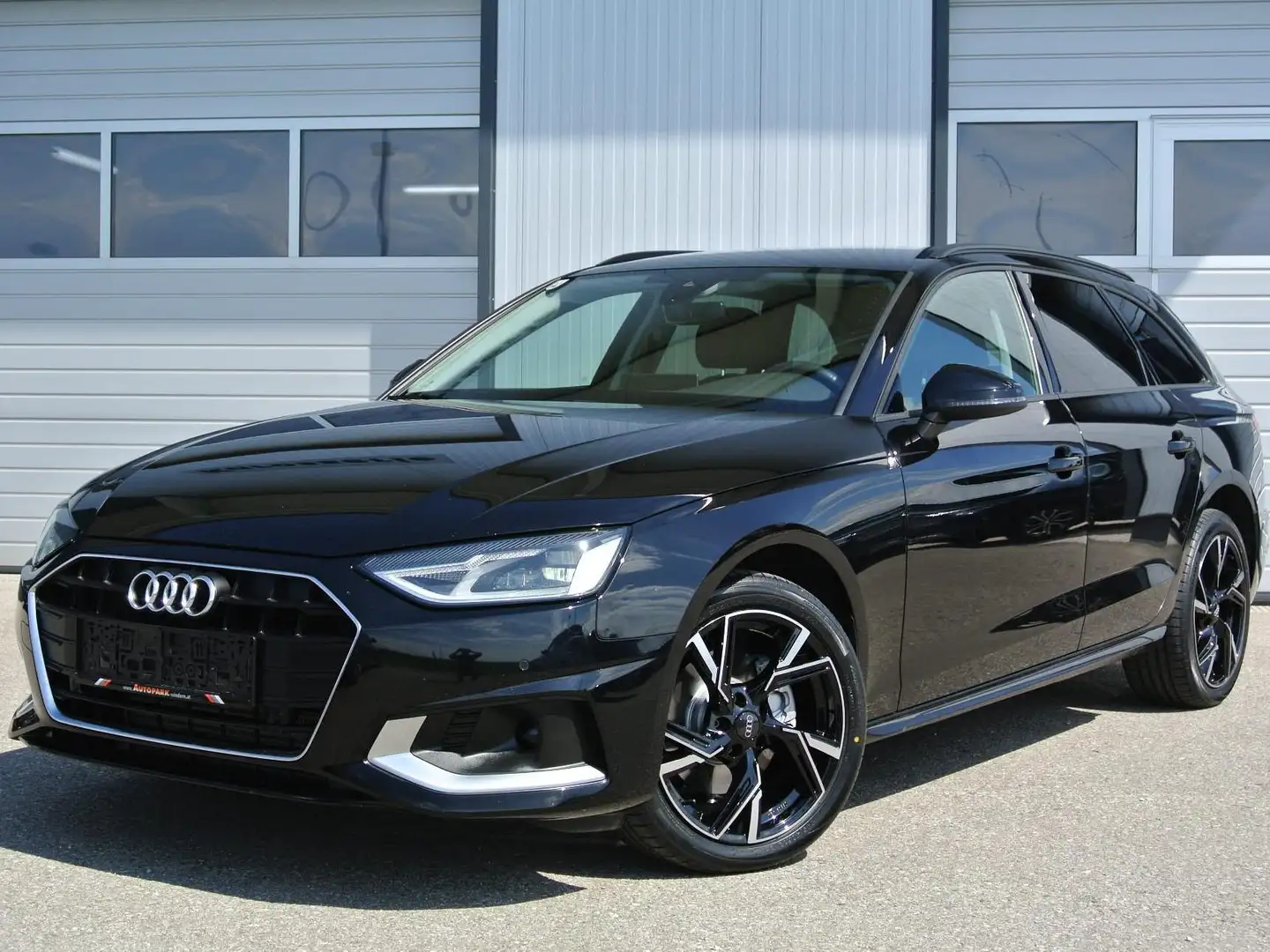 Audi A4 Avant 40 2.0 TFSI g-tron S-tronic Schwarz - 1