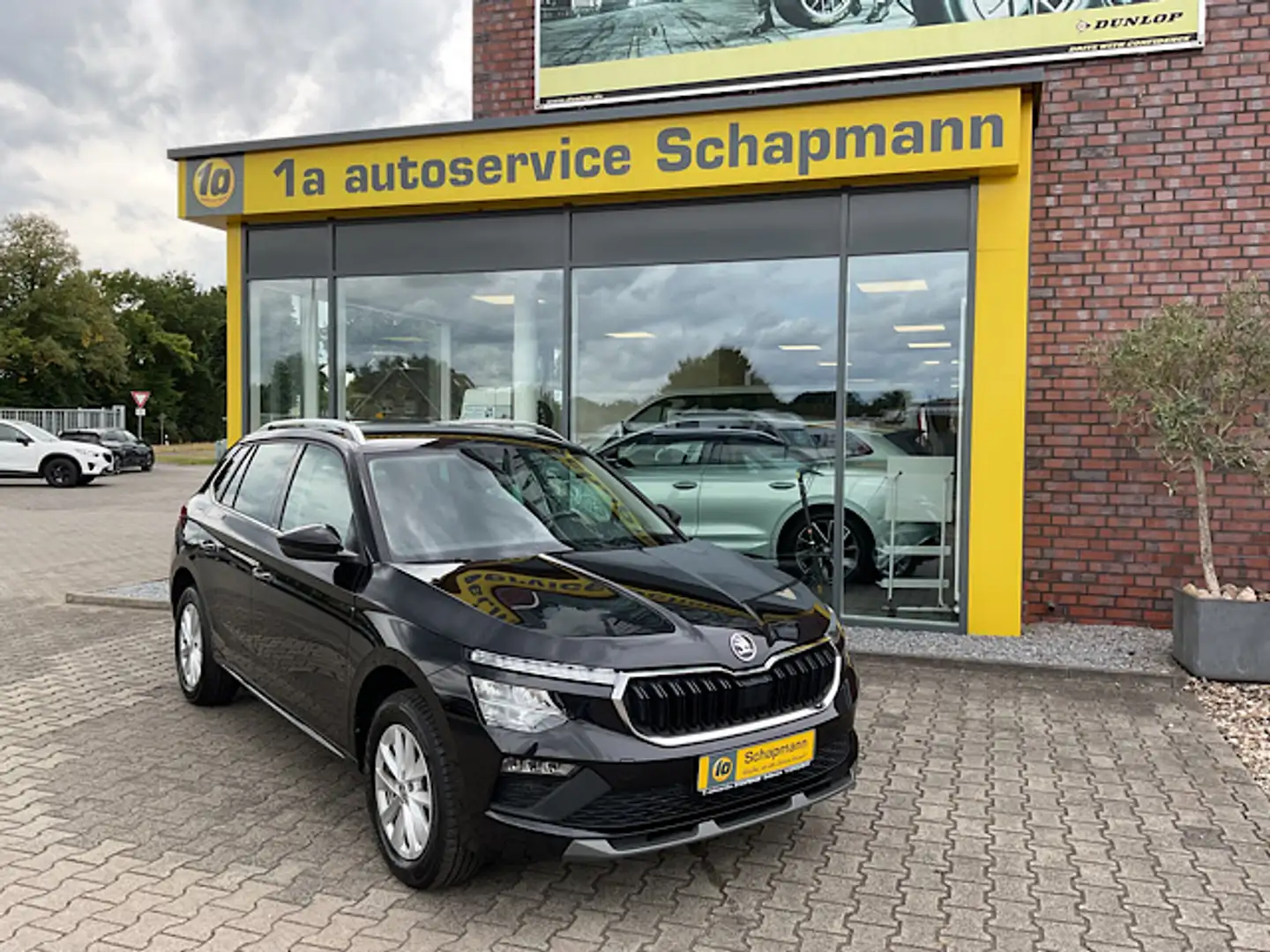 Skoda Kamiq Kamiq 1.0 TSI DSG Selection *KESSY*APP*LED*CAM* Schwarz - 1