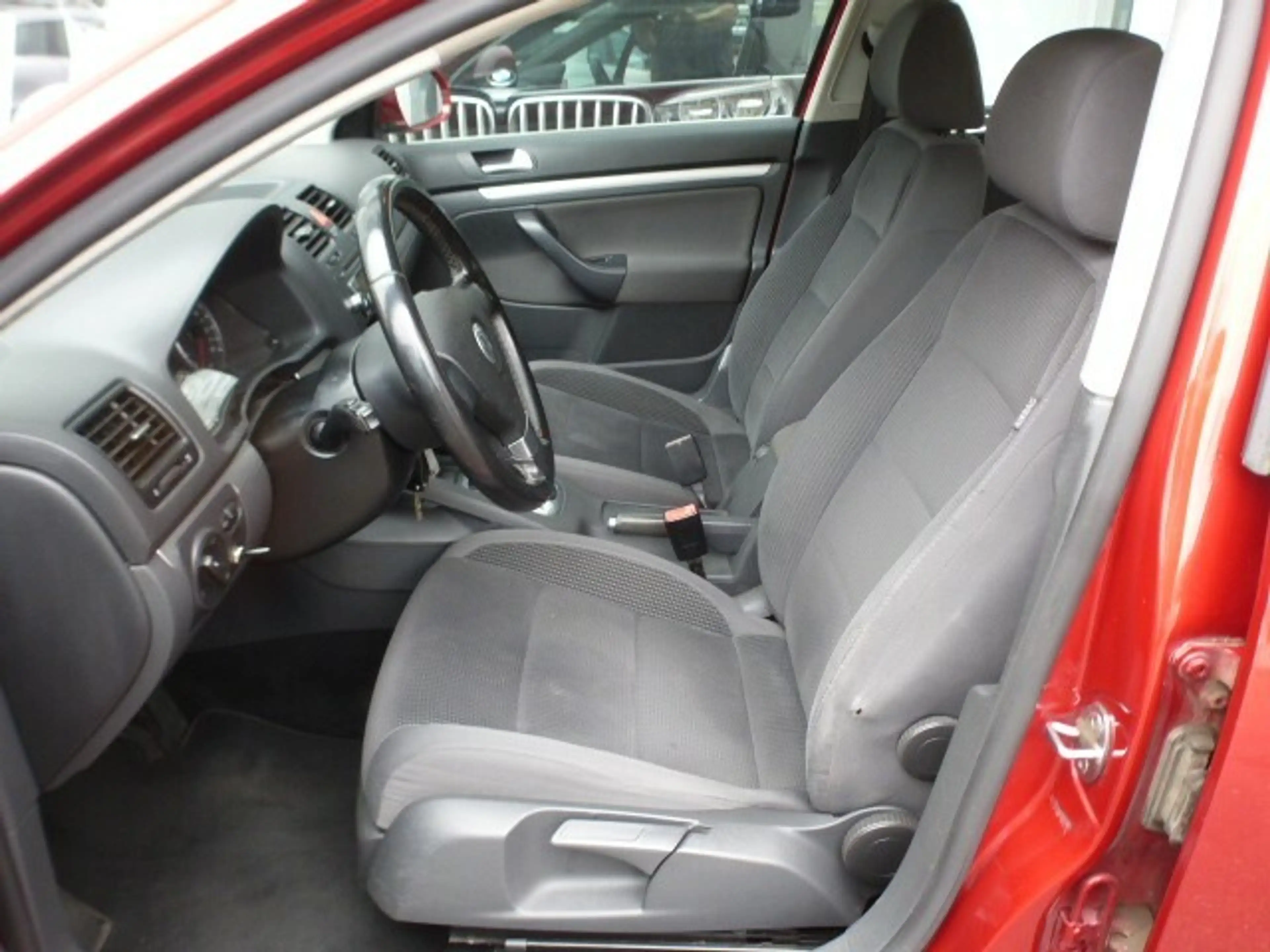 Volkswagen Golf Variant Comfortline 1,6 Automatik Klima TÜV 11-2027 — photo 9