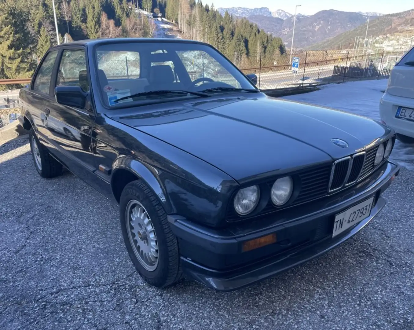 BMW 318 i 2 porte Schwarz - 1