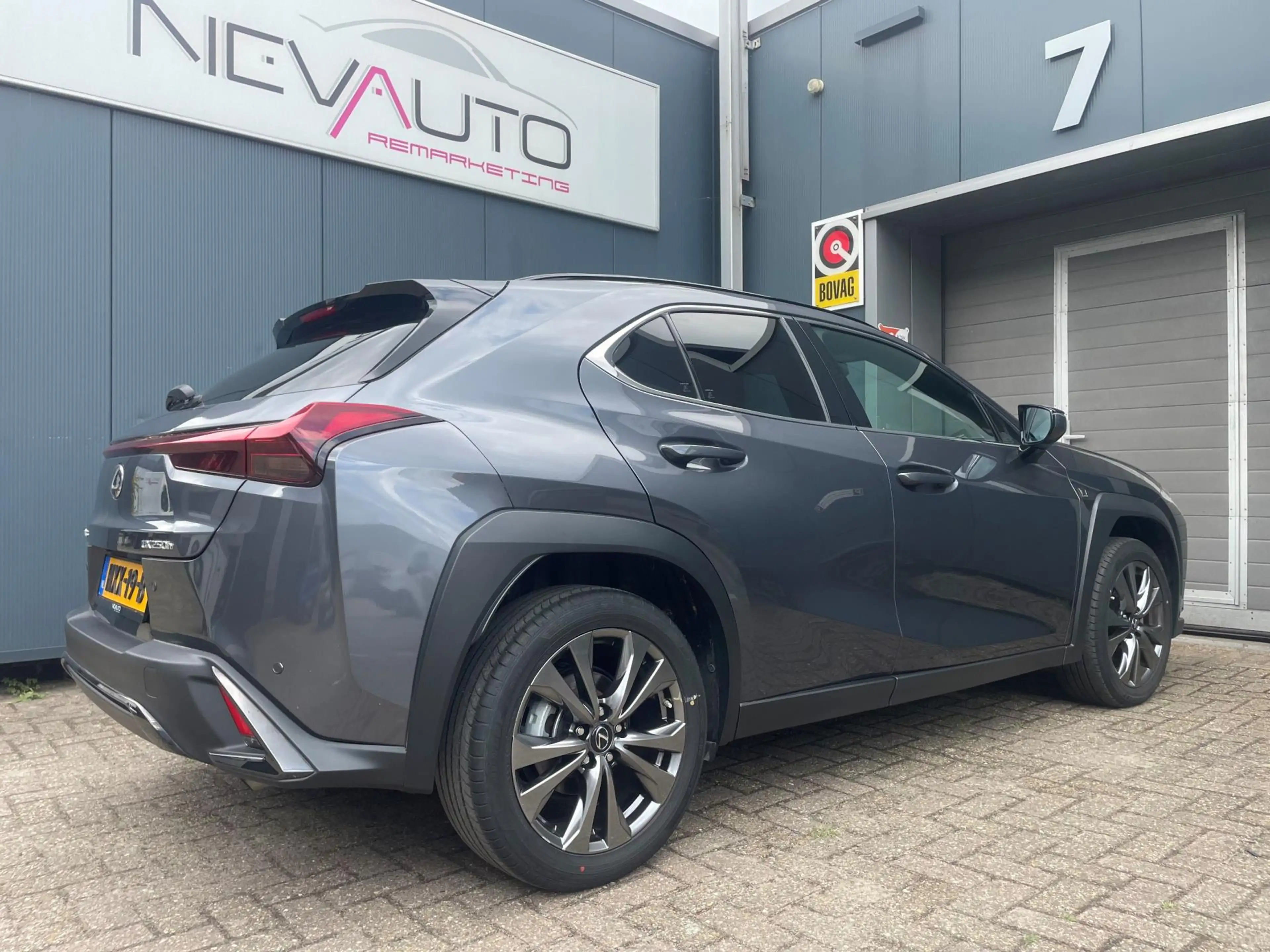 Lexus UX 250h F SPORT Design STOELVERWARMING LEDER — photo 6