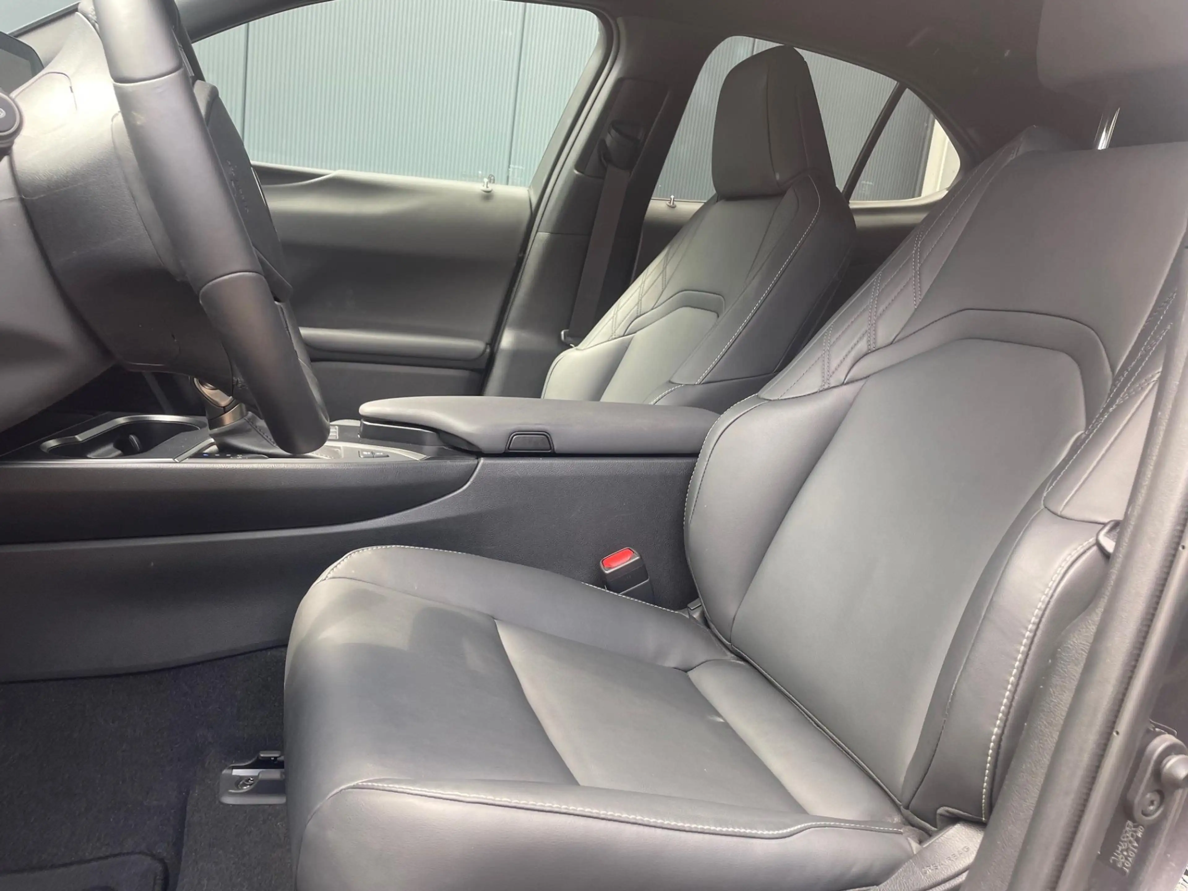 Lexus UX 250h F SPORT Design STOELVERWARMING LEDER — photo 5