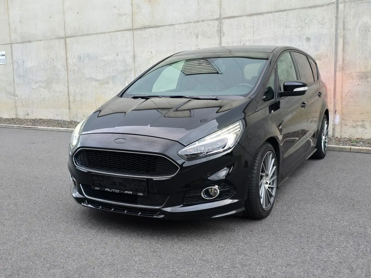 Ford S-Max 1.5 Benzin ST-Line 7 Sitzer *black Noir - 1