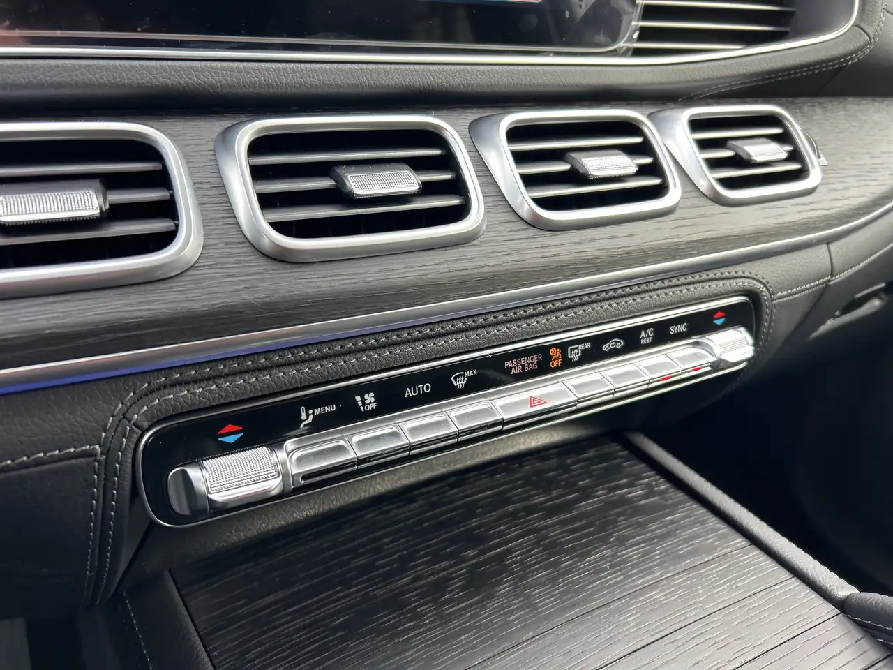 Mercedes-Benz GLE снимка Mercedes-Benz GLE