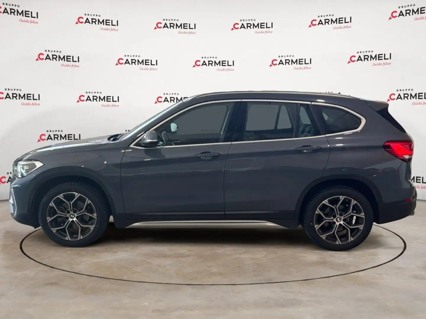 BMW X1 xdrive18d xLine auto Grau - 2