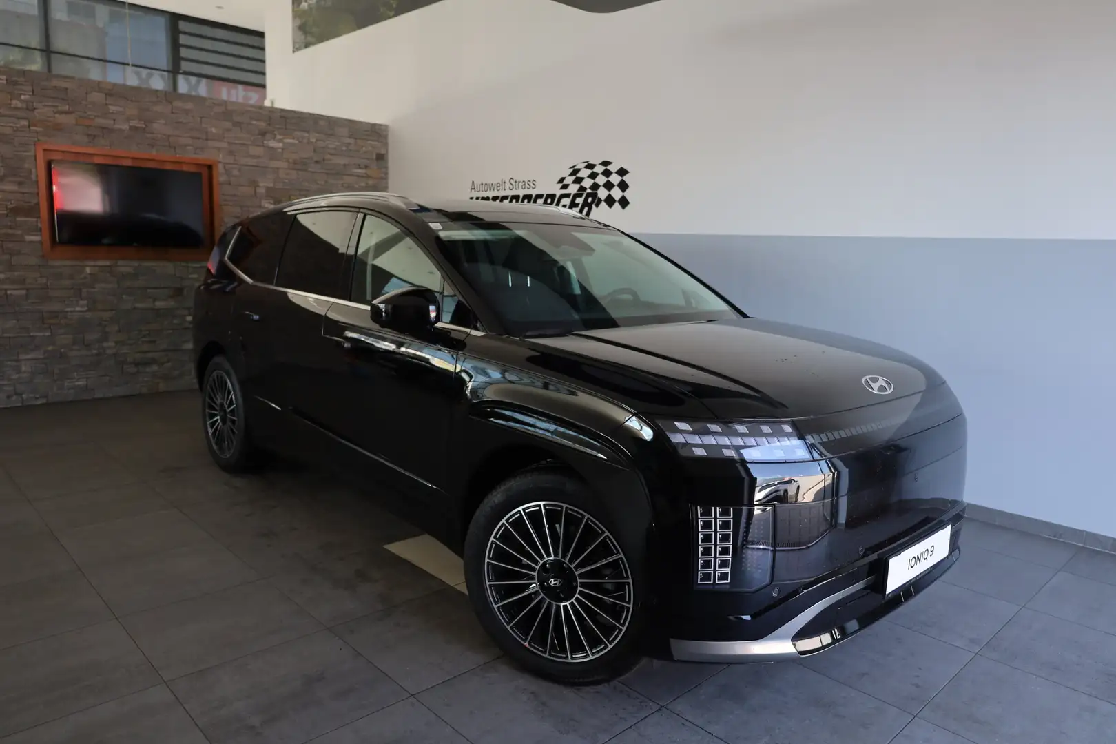 Hyundai IONIQ 9 (01.01.2025-) IONIQ 9 Calligraphy 110 kWh 4WD 96c7 Noir - 1