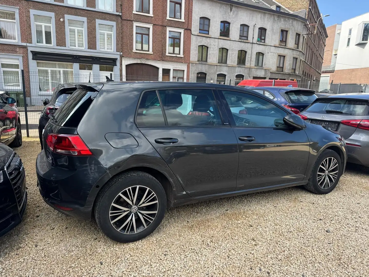 Volkswagen Golf 1.2 TSI Trendline DSG * dégât carosserie * Grigio - 2