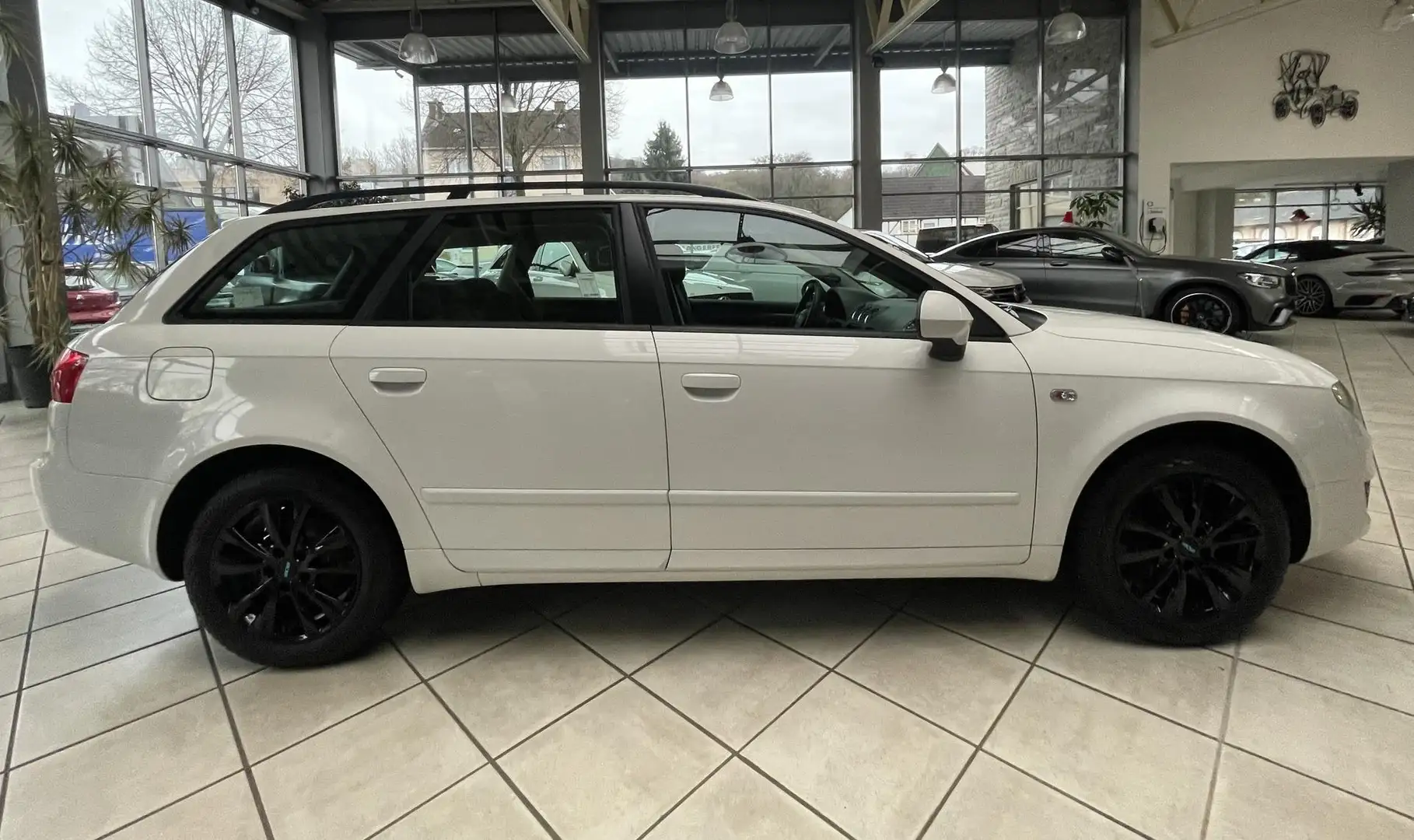 SEAT Exeo Exeo ST 1.6 Reference*TPM*BT*SHZ*LMF*MFL*TOUCH Weiß - 2