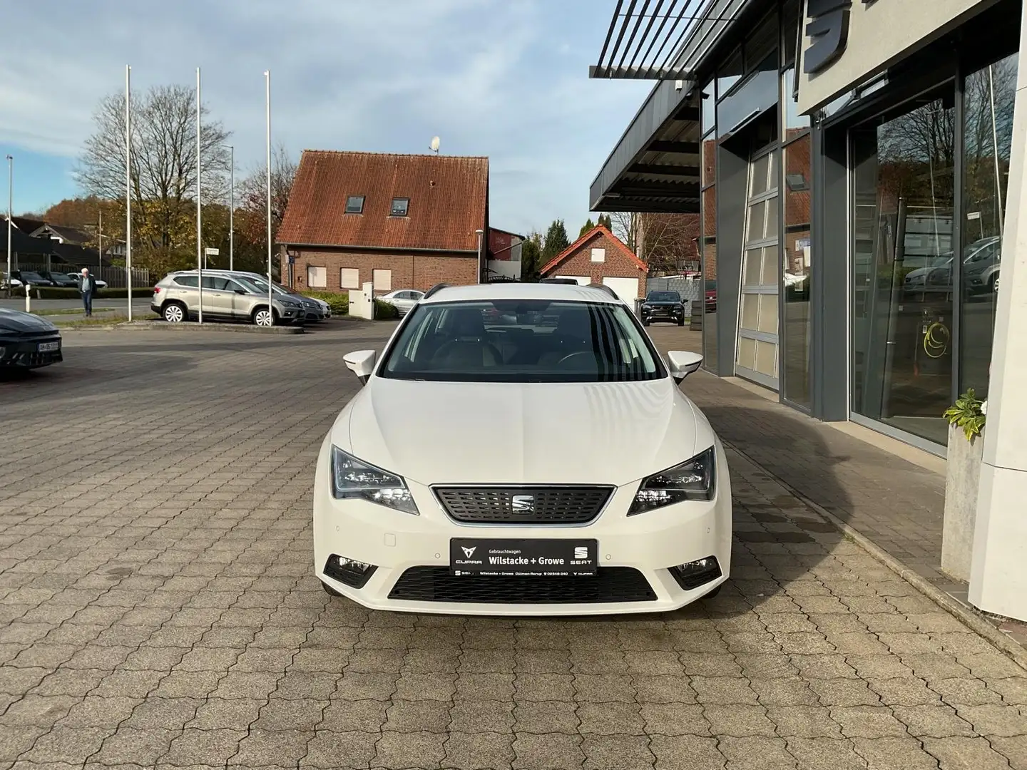 SEAT Leon 1.0 TSI Ecomotive Style - Navi - LED Blanc - 2