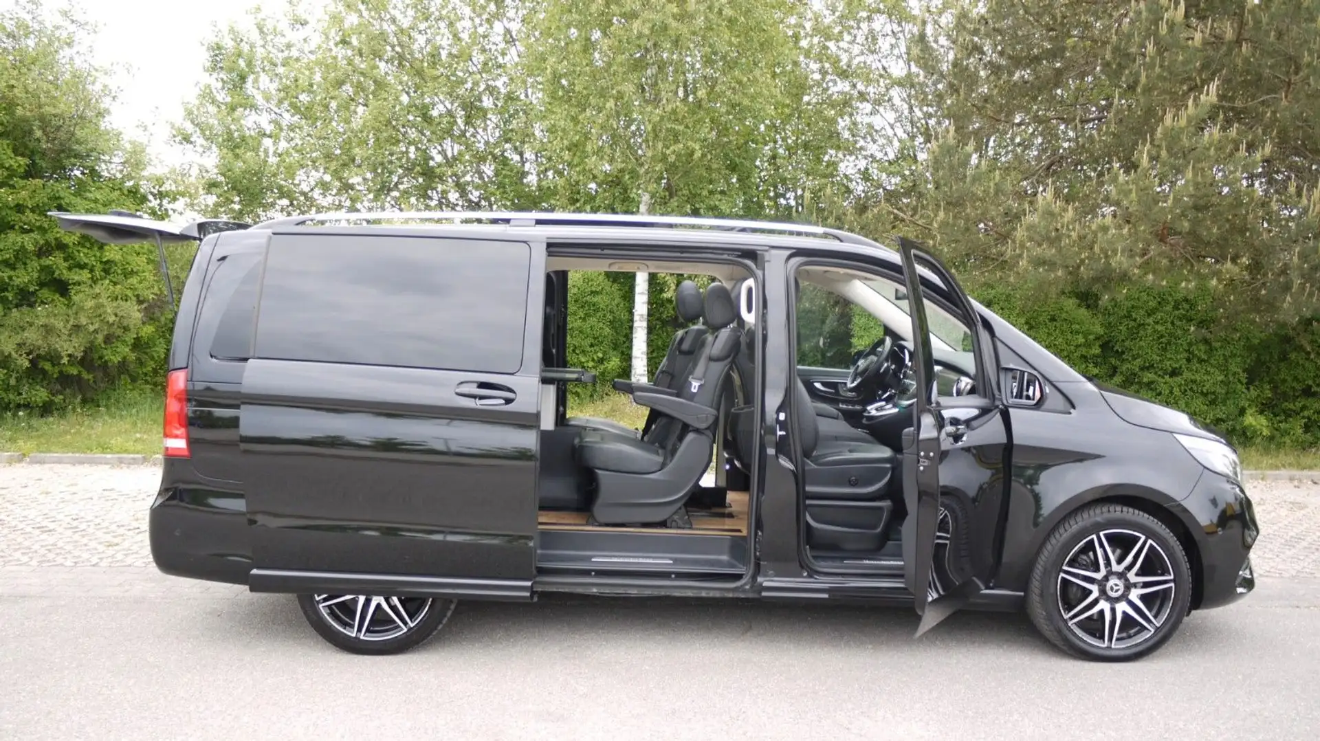 Mercedes-Benz V 300 d L ///AMG EXCLUSIVE EDITION 4MATIC Schwarz - 2