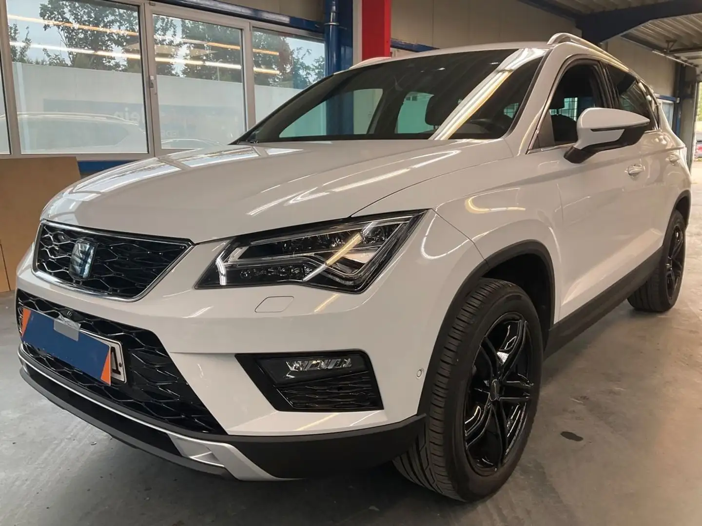 SEAT Ateca ATECA XCELLENCE 4DRIVE NAVI SHZ PDC AHK ACC 1HD Blanc - 1