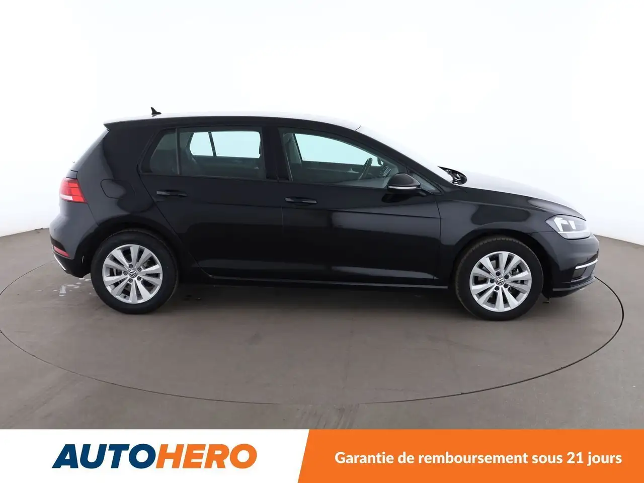 Volkswagen Golf Standard Model — photo 7