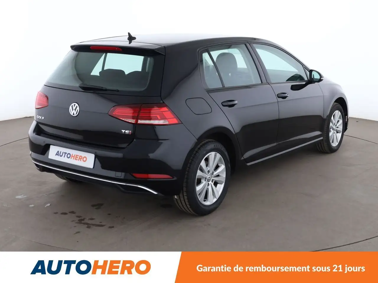 Volkswagen Golf Standard Model — photo 6