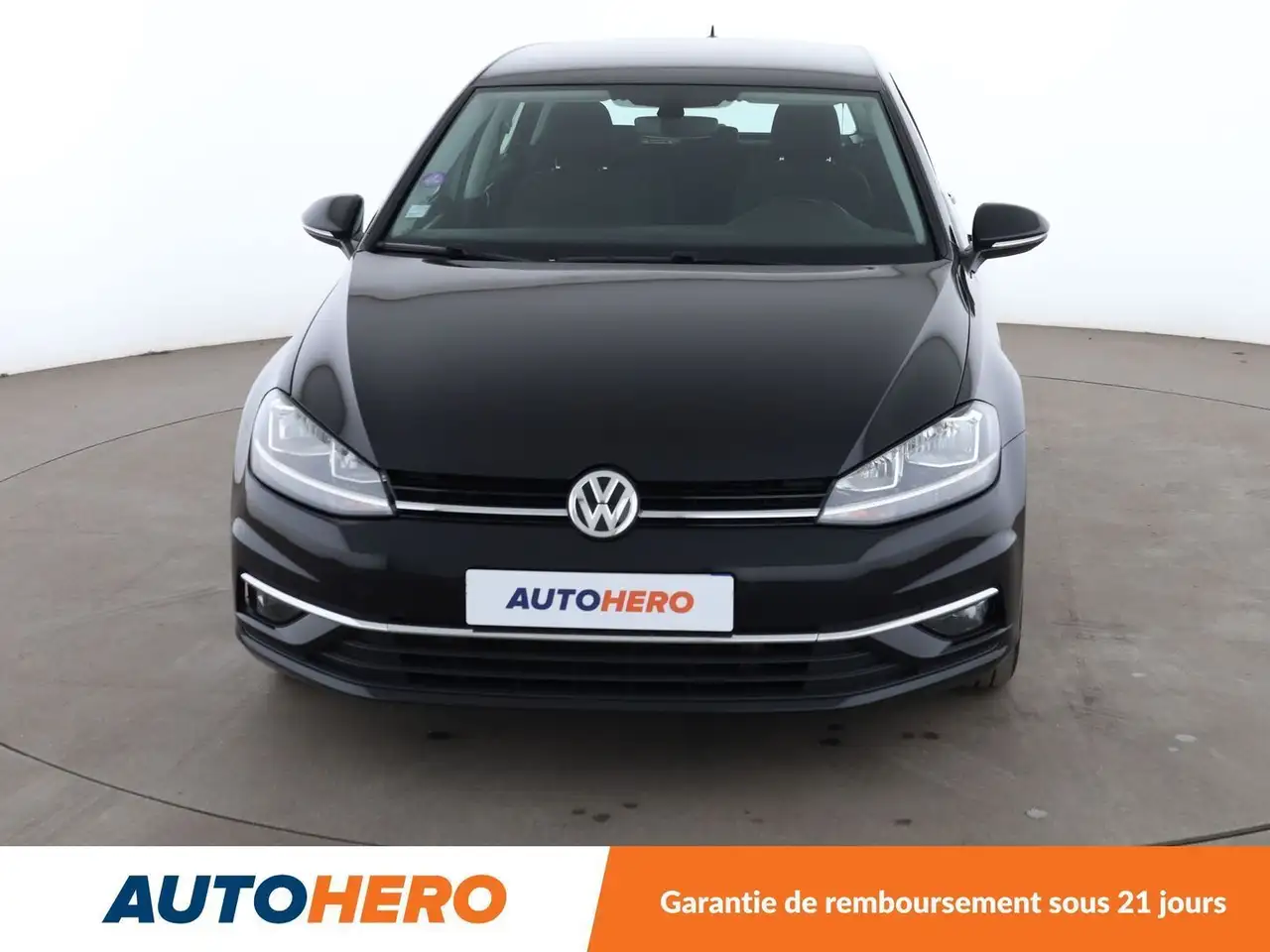 Volkswagen Golf Standard Model — photo 9