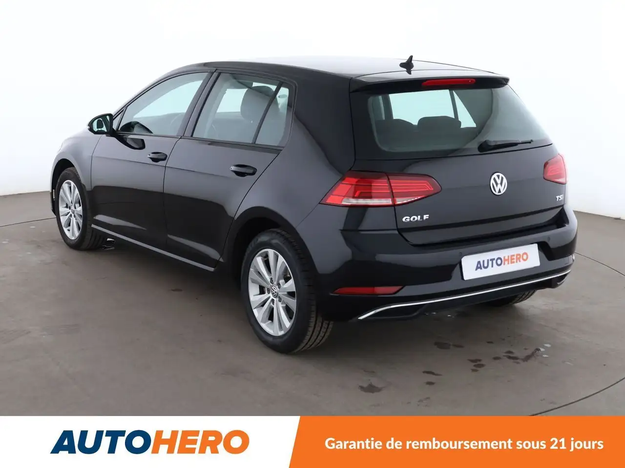 Volkswagen Golf Standard Model — photo 4