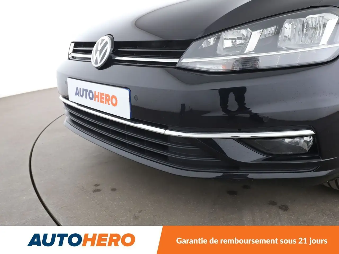 Volkswagen Golf Standard Model — photo 32