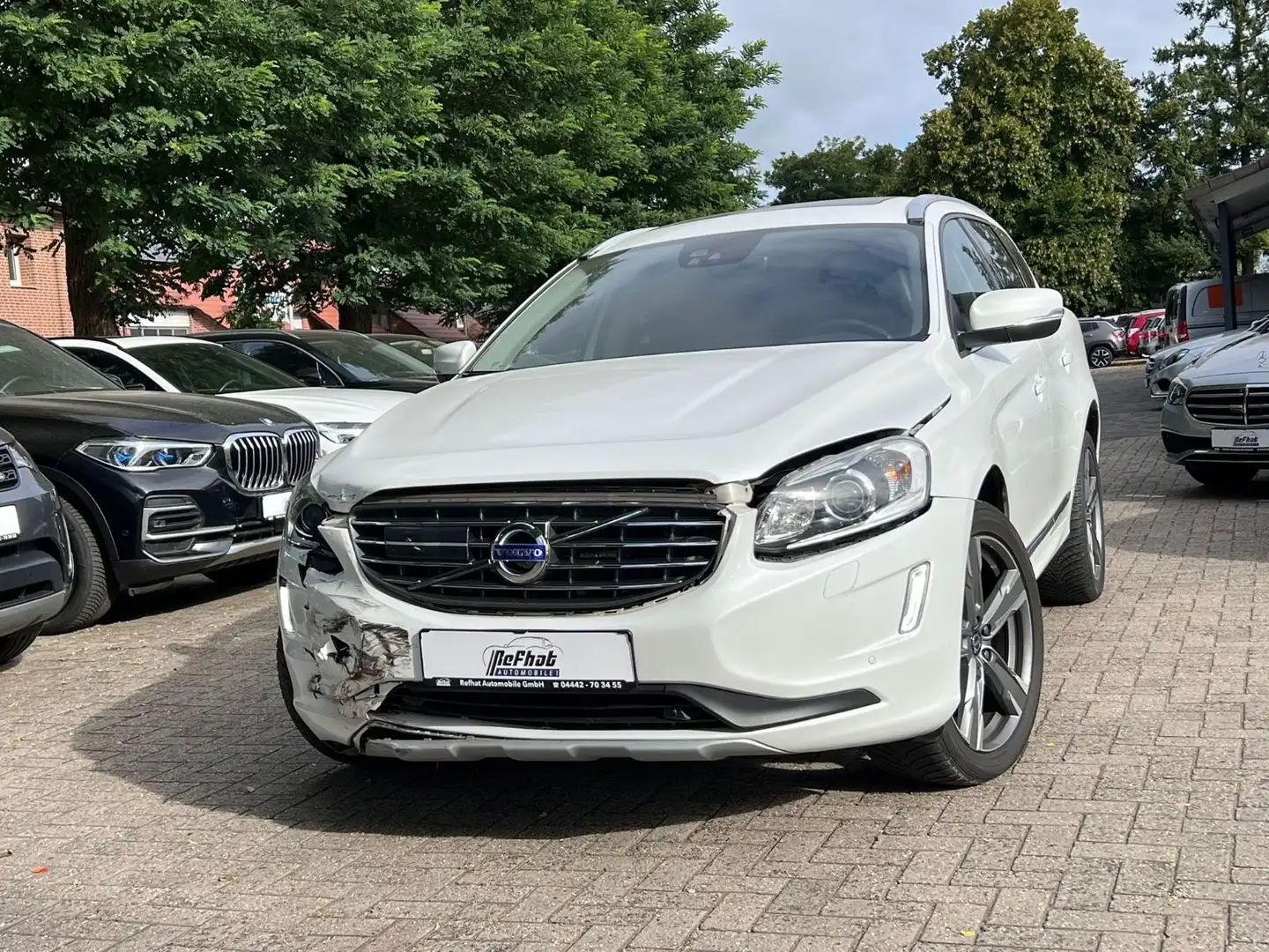 Volvo XC60 Summum 2WD*PANORAMA*AHK*VOLL FAHRBEREIT* Weiß - 1