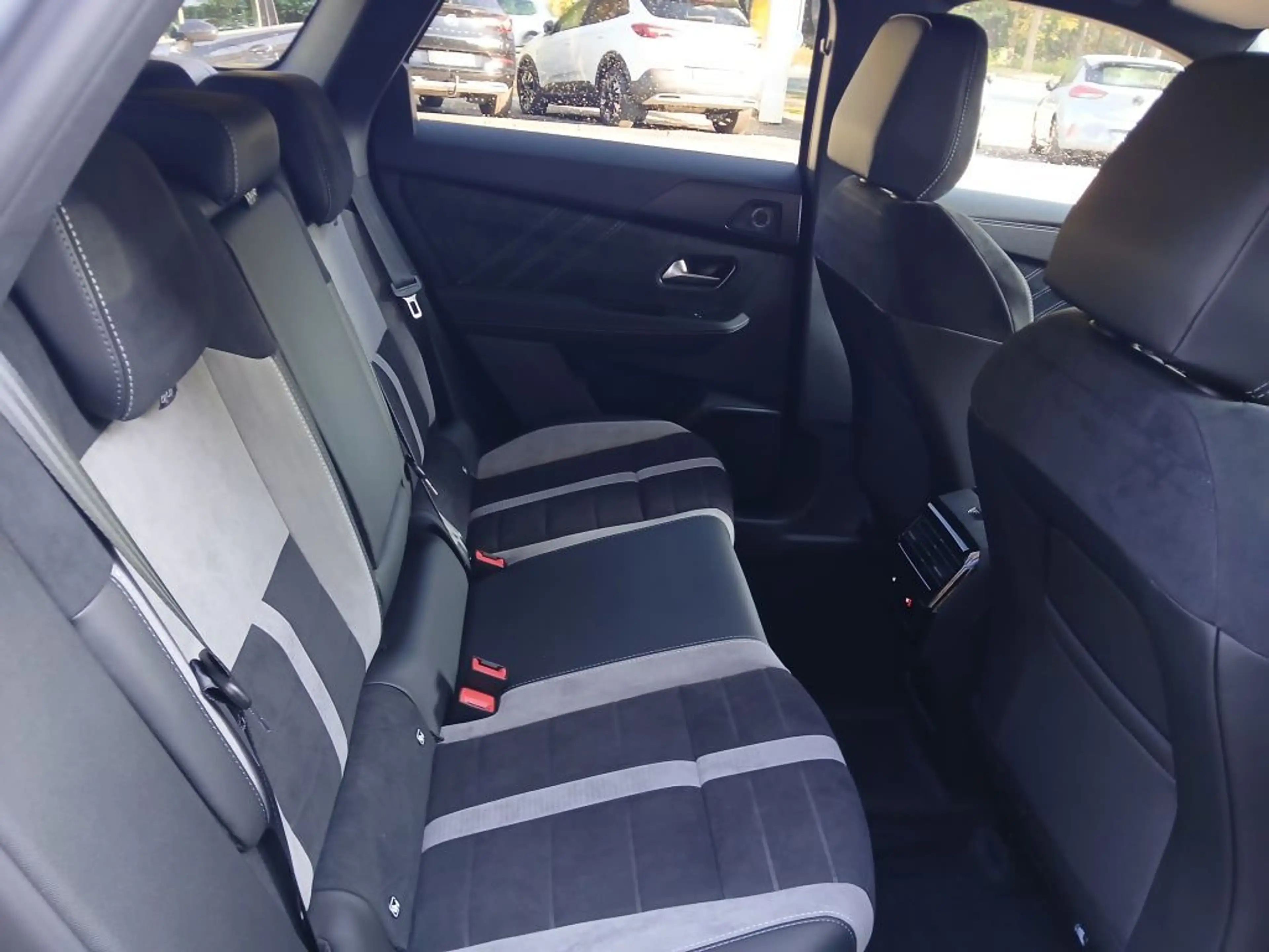 Opel Grandland X Grandland 1.2 Hybrid — photo 8