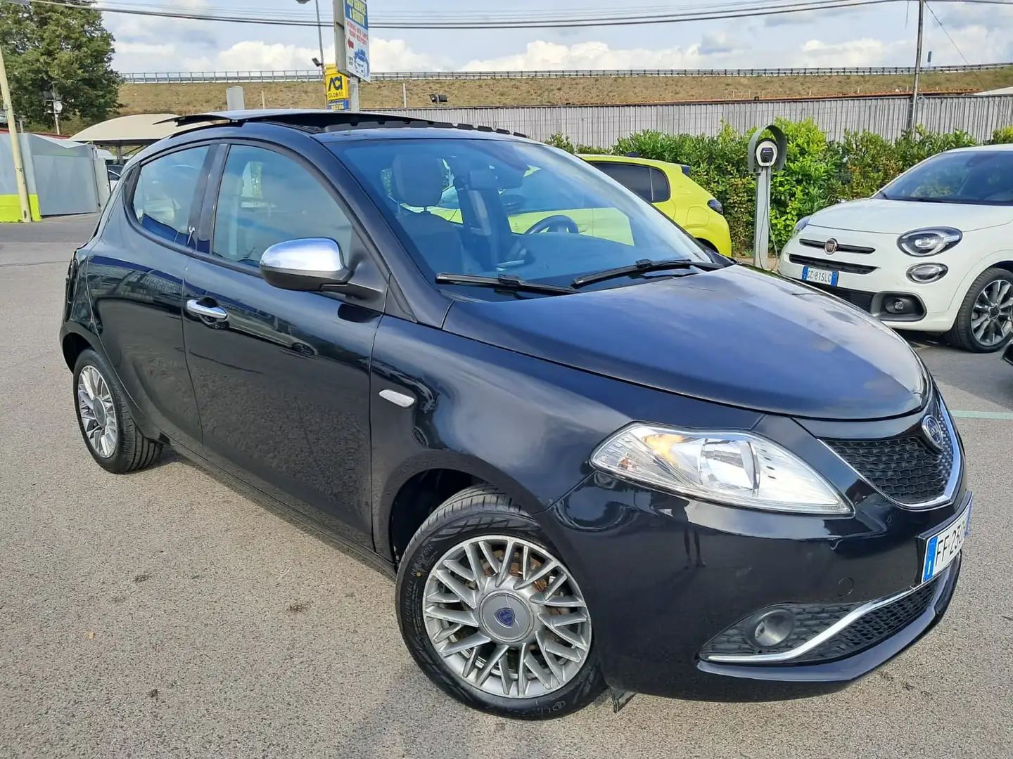 Lancia Ypsilon 1.3 mjt Platinum Noir - 1