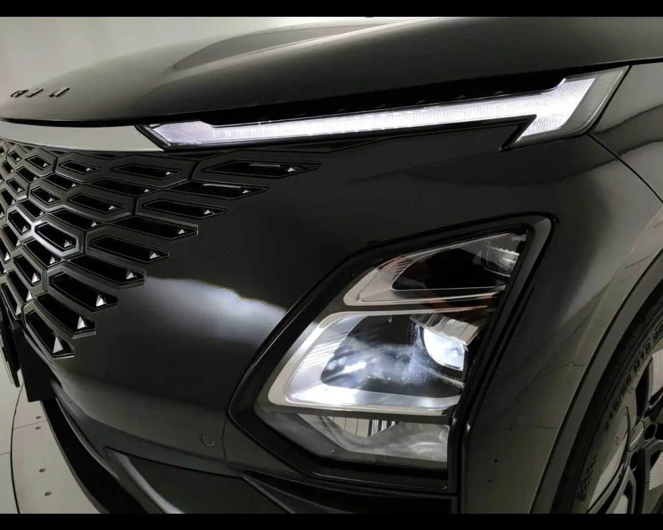 Omoda 5 1.6 TGDI 7DCT Pure Schwarz - 2