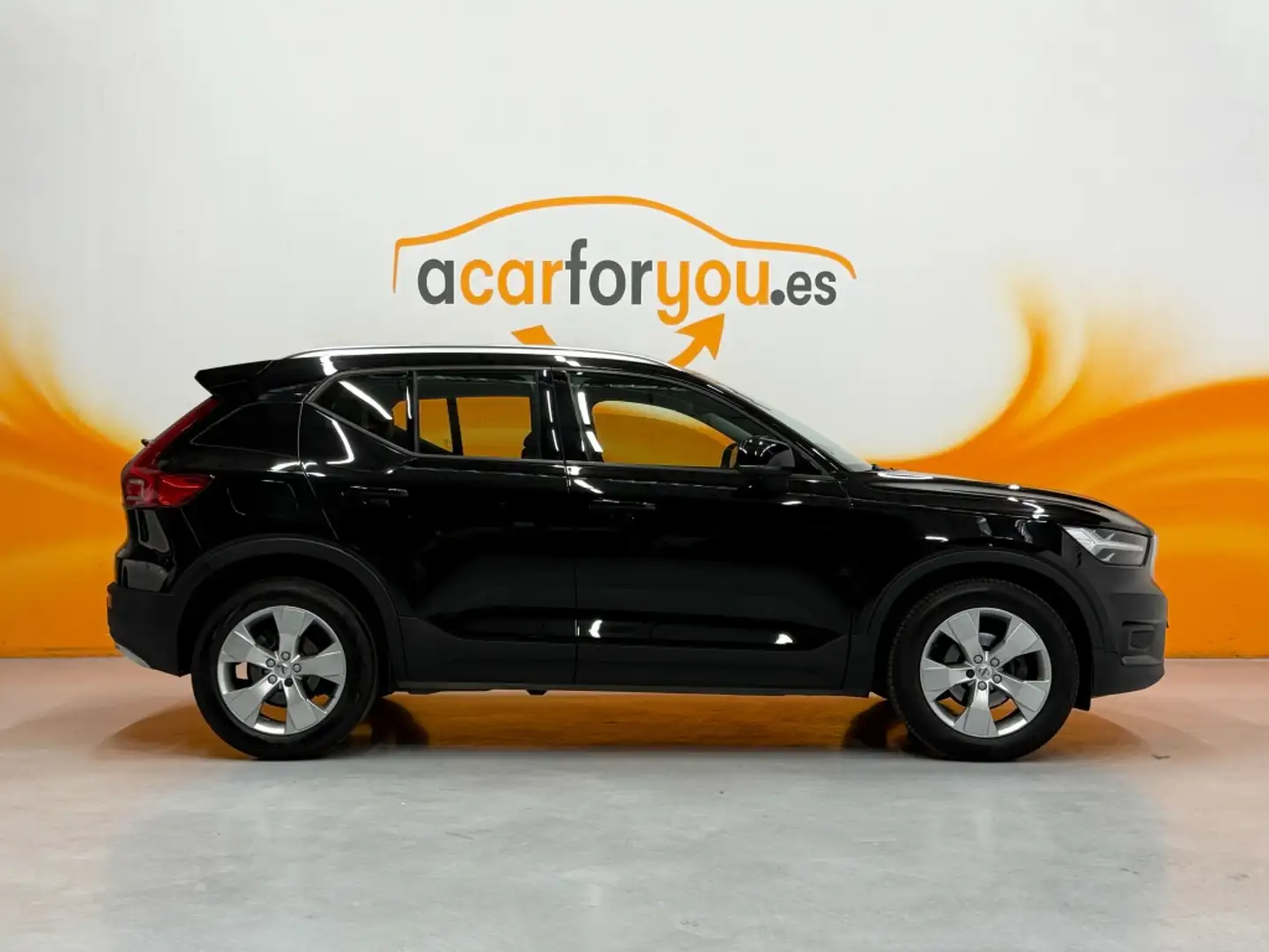 Volvo XC40 D3 Momentum Negro - 2