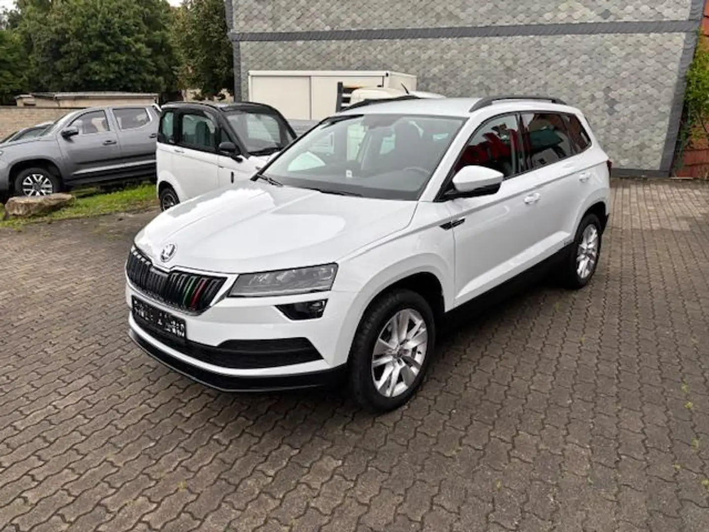 Skoda Karoq 1.5 TSI DSG AMBITION+LED+AMUNDSEN+VARIOFLEX Weiß - 2