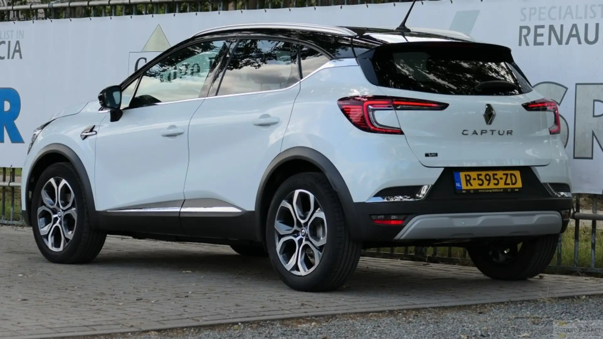Renault Captur TCe 140 EDC Automaat Intens Bianco - 2