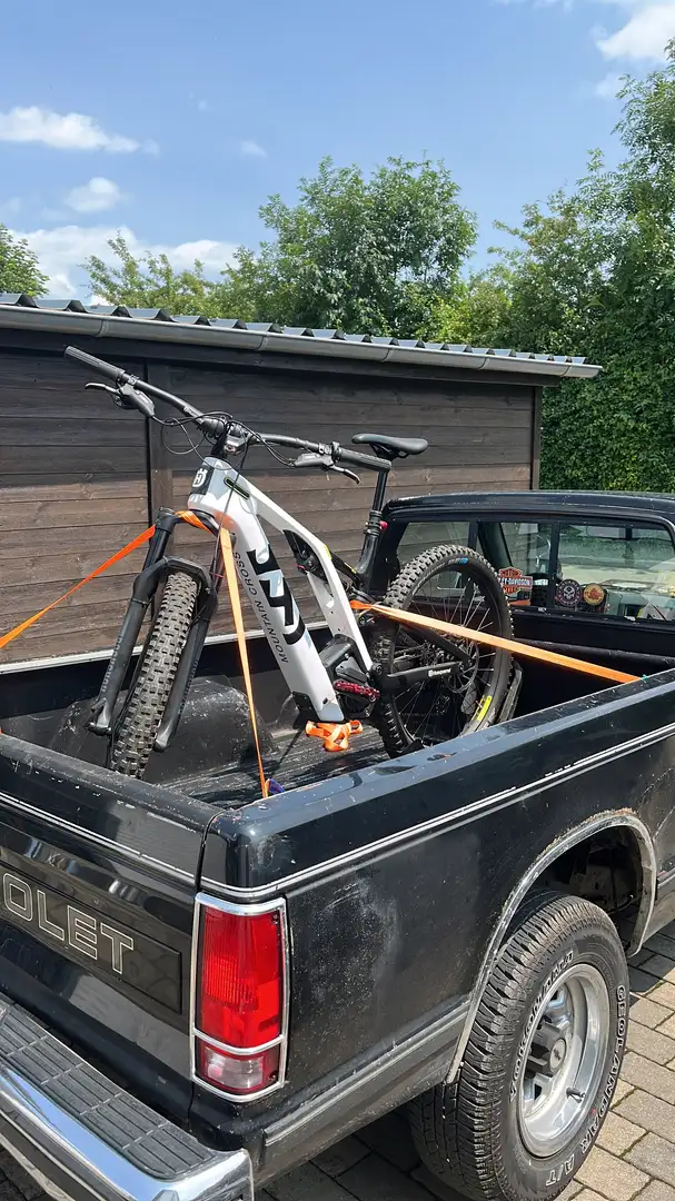 Chevrolet S-10 Pick up Czarny - 1