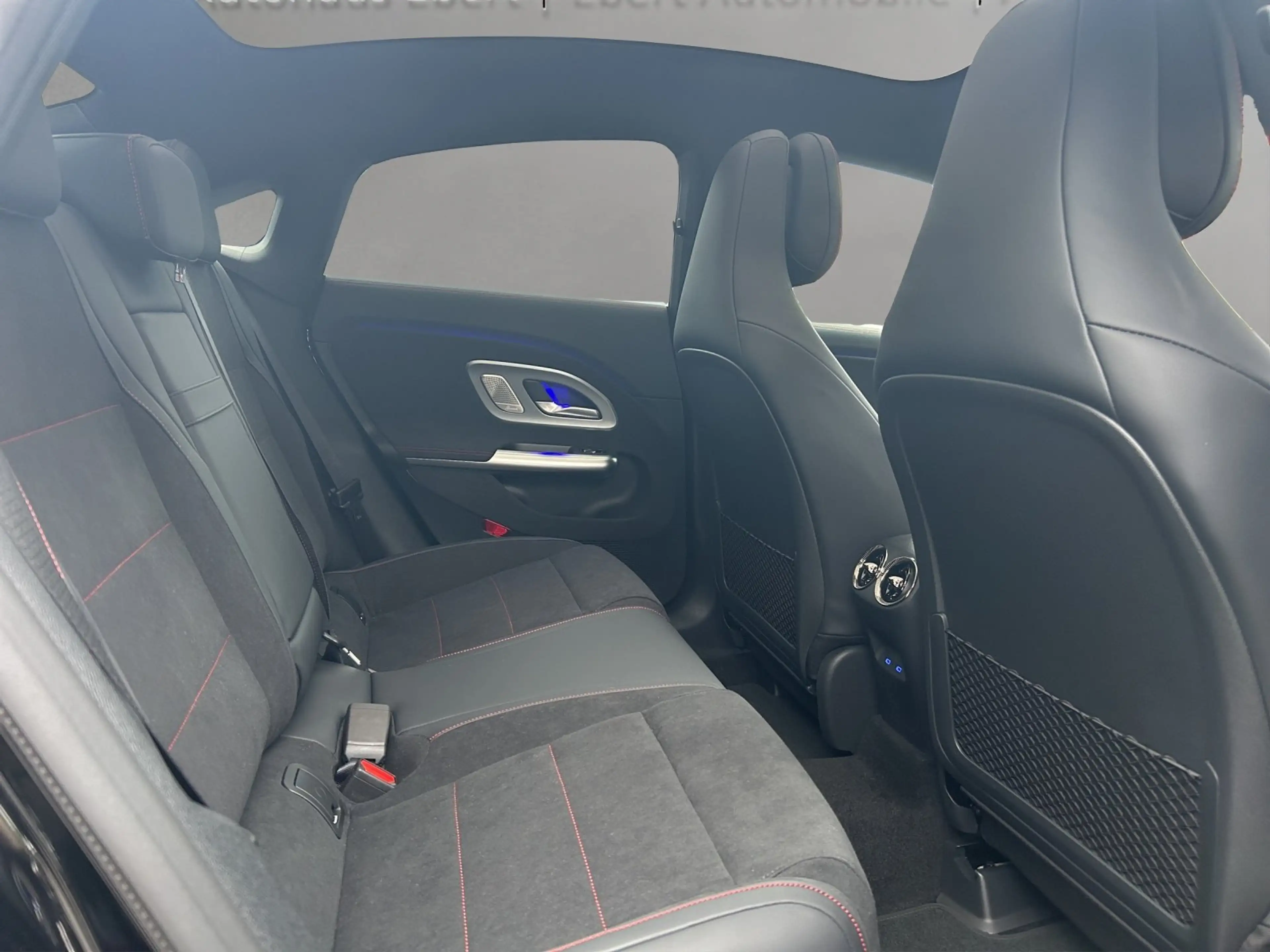 Mercedes-Benz CLA 220 AMG MBUX Multibeam Pano 360° Burm AHK — photo 9