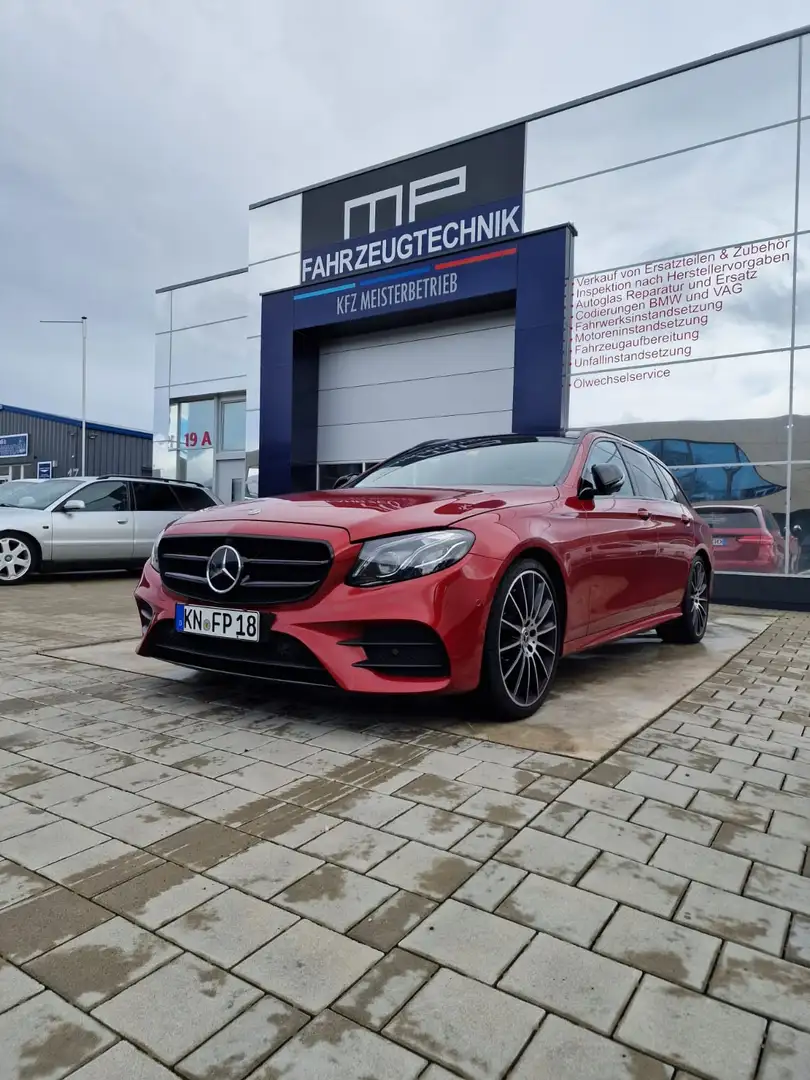 Mercedes-Benz E 300 E 300 d (213.208) Roşu - 1