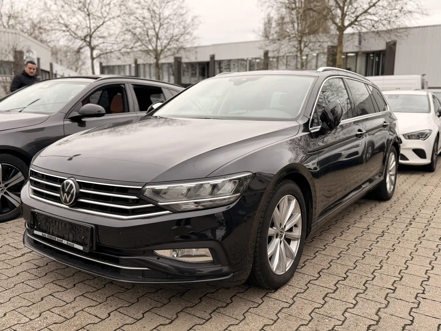 Volkswagen Passat Variant 2.0 TDI SCR Business   Massage Černá - 1