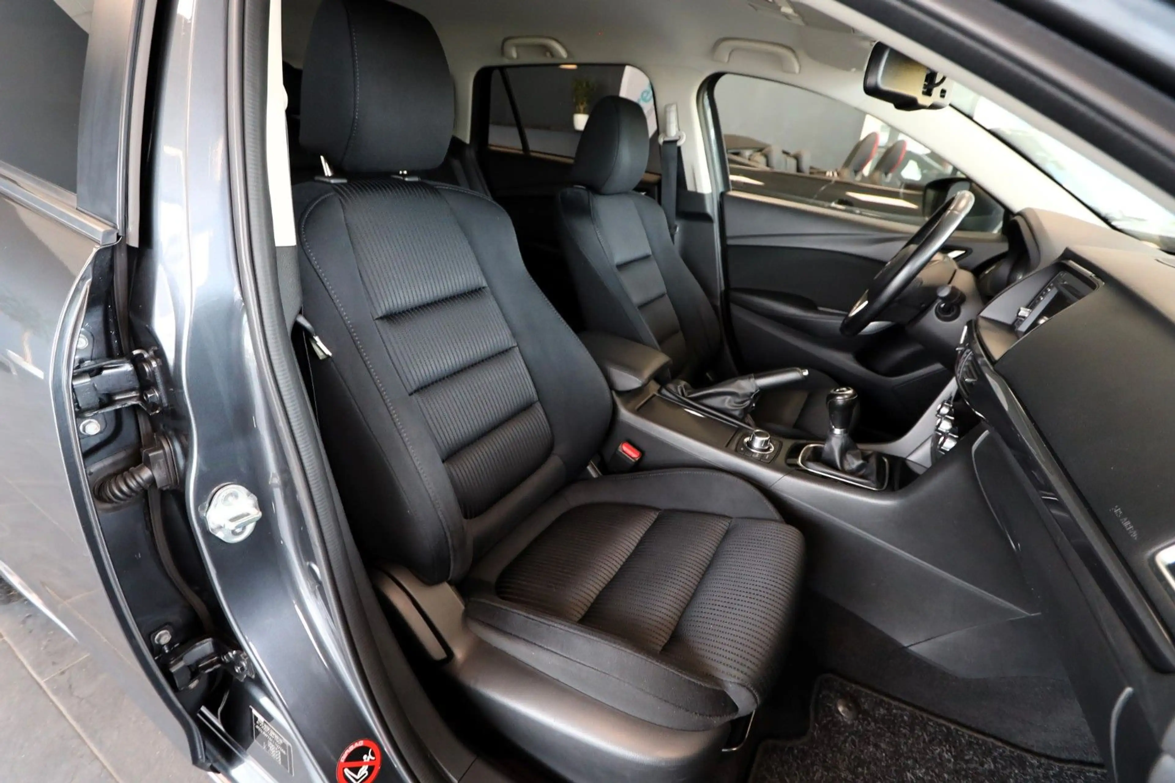 Mazda 6 Kombi Center-Line Bi-Xenon PDC SHZ Tempo Navi — photo 11