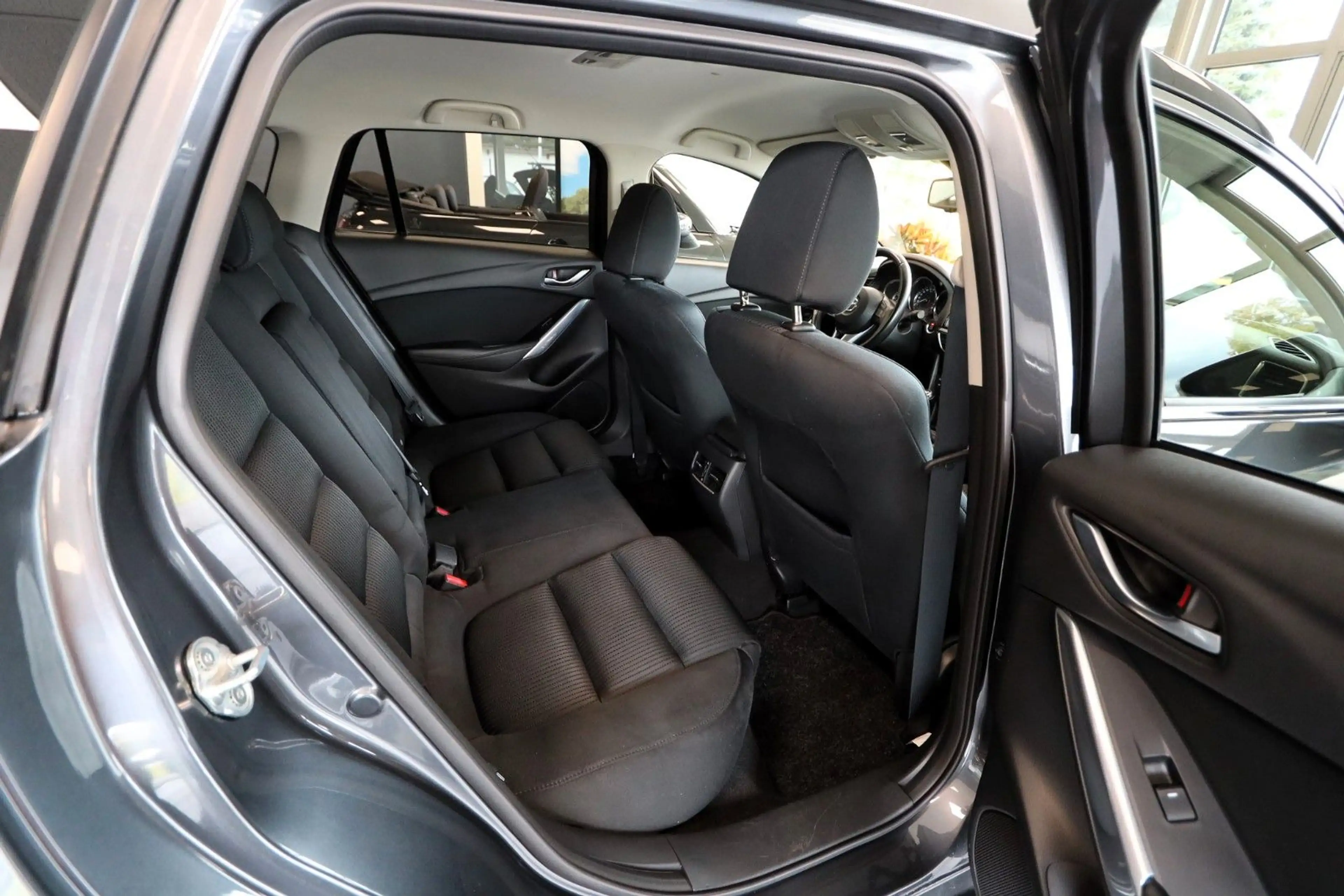 Mazda 6 Kombi Center-Line Bi-Xenon PDC SHZ Tempo Navi — photo 12