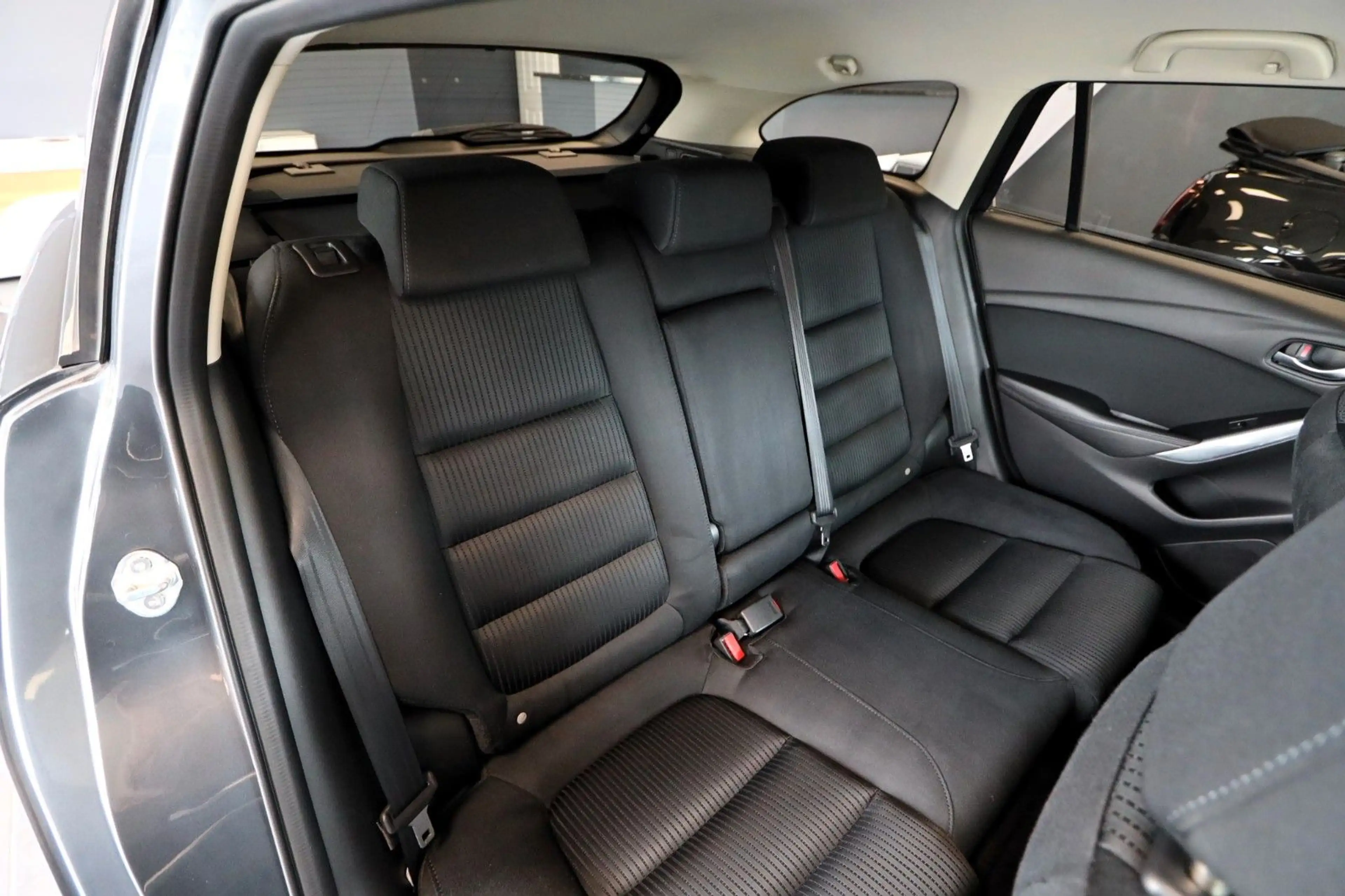 Mazda 6 Kombi Center-Line Bi-Xenon PDC SHZ Tempo Navi — photo 13