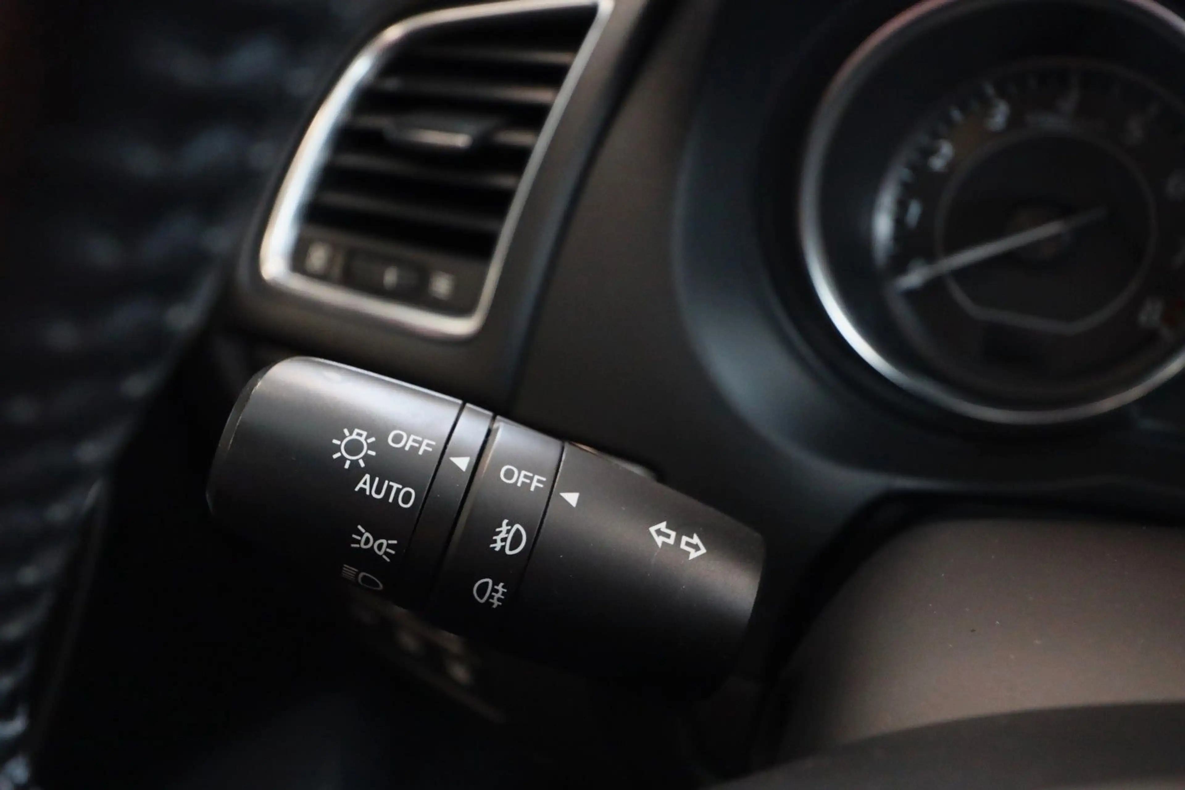 Mazda 6 Kombi Center-Line Bi-Xenon PDC SHZ Tempo Navi — photo 18
