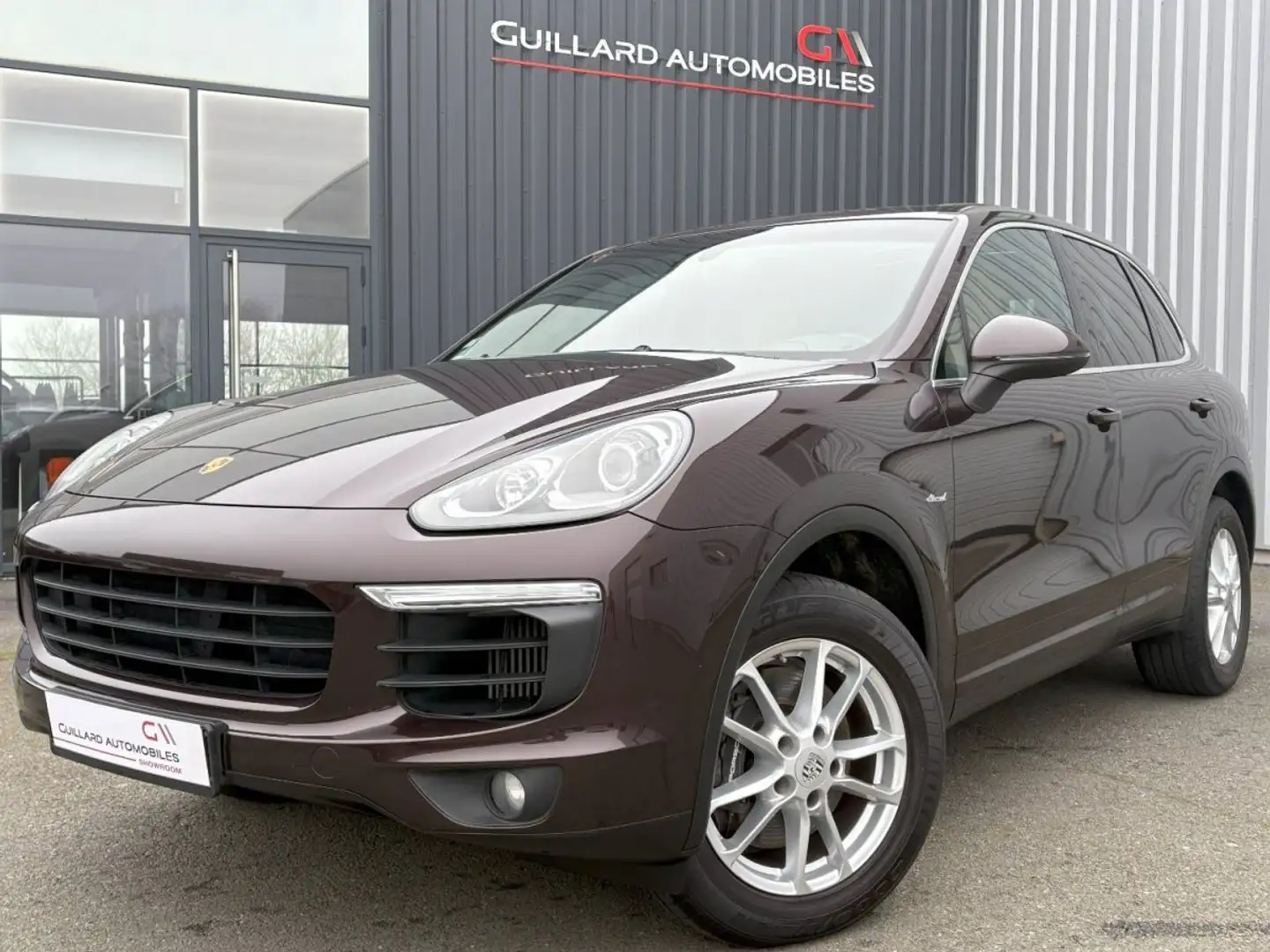 Porsche Cayenne 3.0 V6 D 240ch TIPTRONIC 8 Or - 1