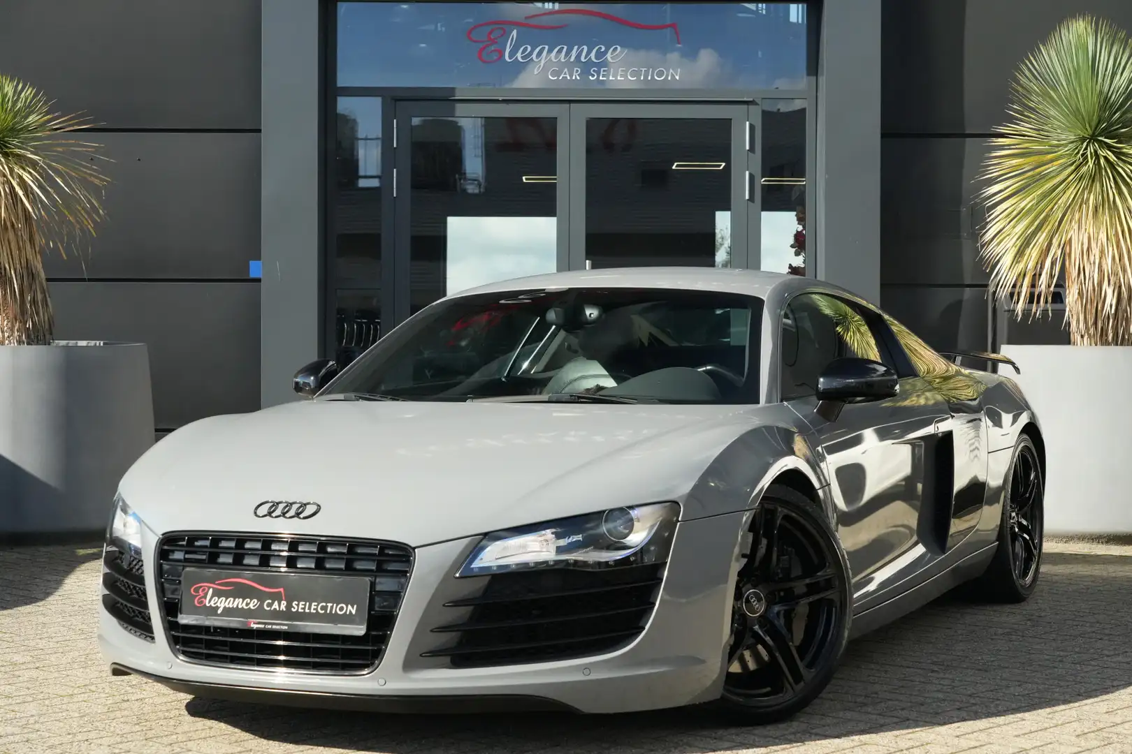 Audi R8 4.2 V8 FSI 420pk Bang&Olufsen/Carbon/Stoelverwarmi Grijs - 1