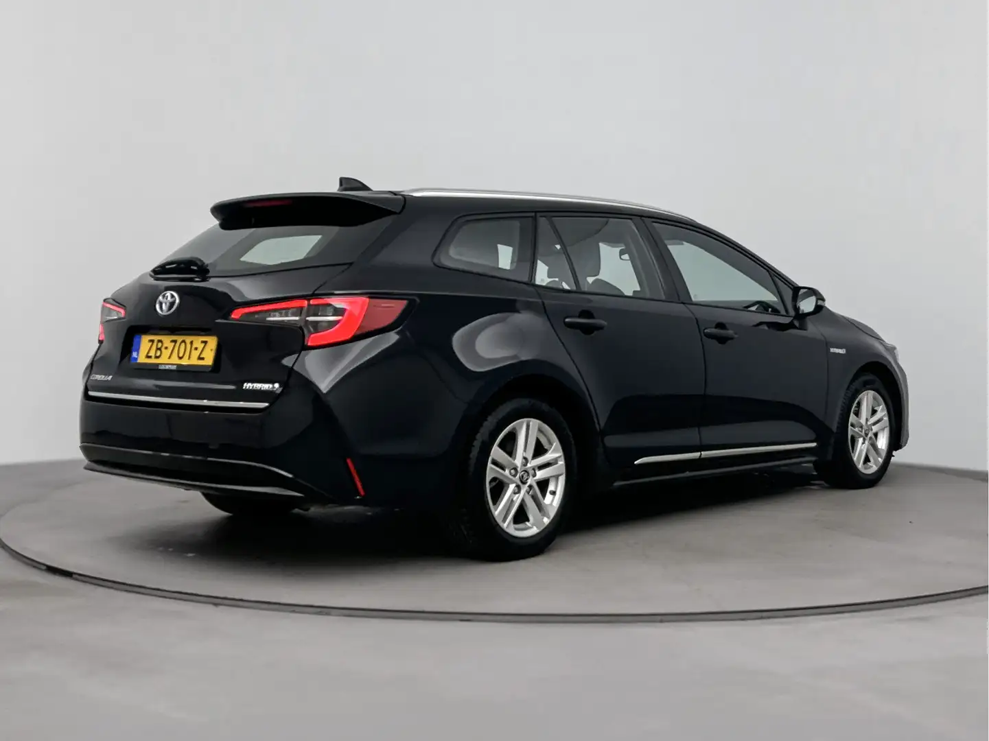 Toyota Corolla Touring Sports 1.8 Hybrid Active | Cruise Control Zwart - 2